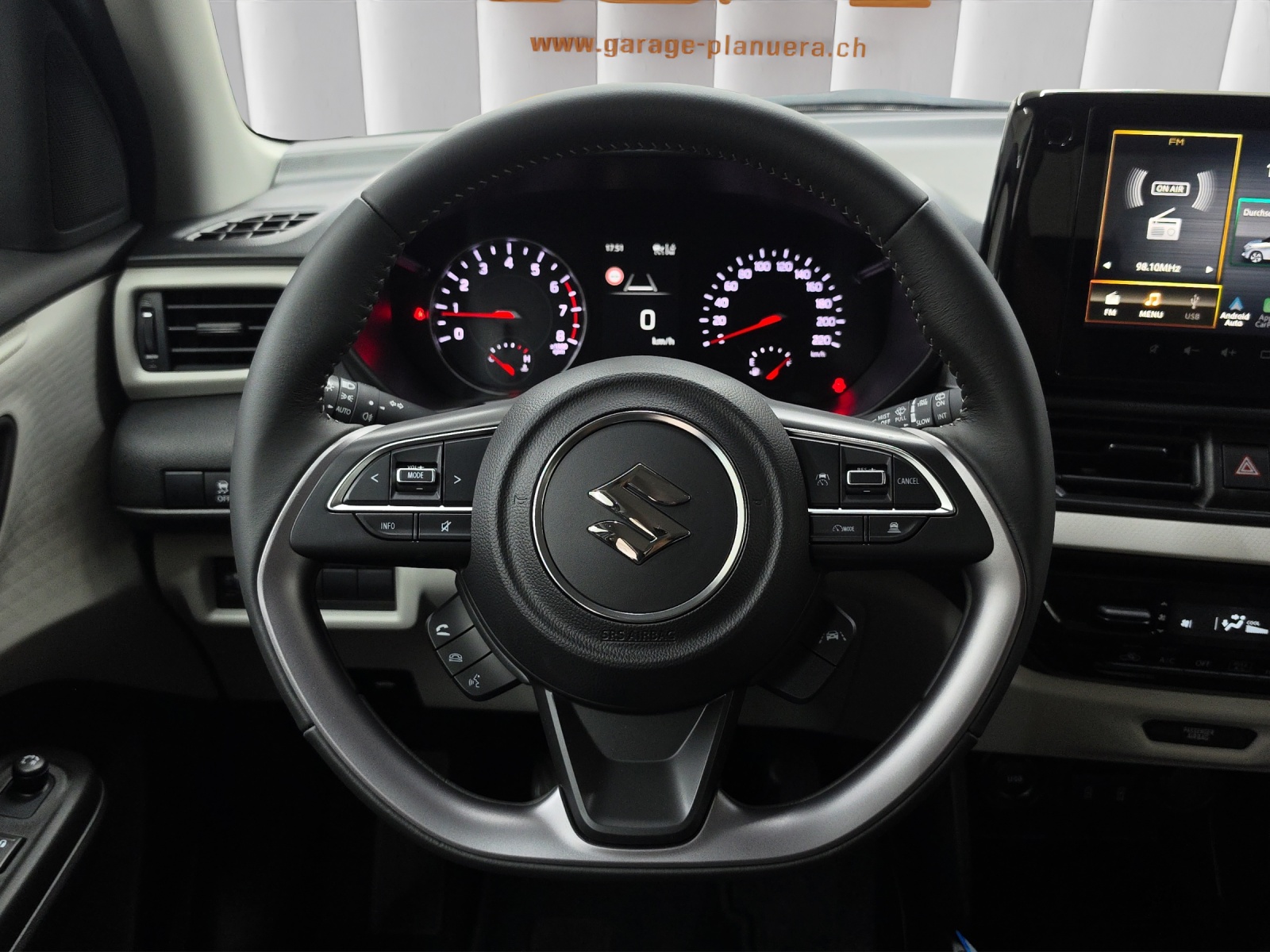 SUZUKI Swift 1.2 Compact+ Hybrid 4x4-image-7