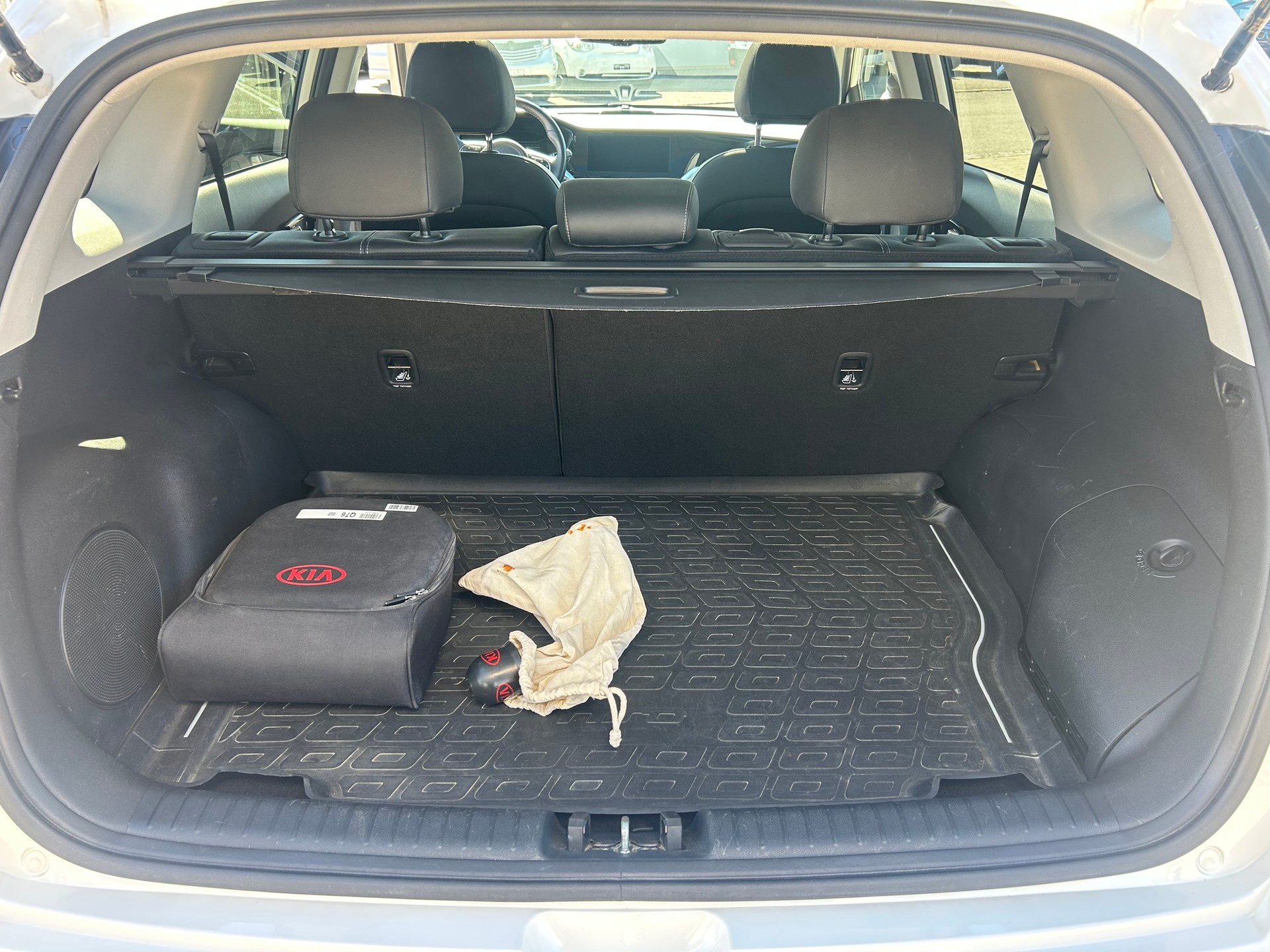 KIA Niro 1.6GDi Plug-in Hybrid Style DCT-image-10