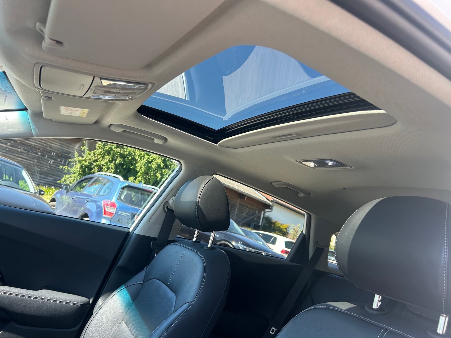 KIA Niro 1.6GDi Plug-in Hybrid Style DCT-image-8