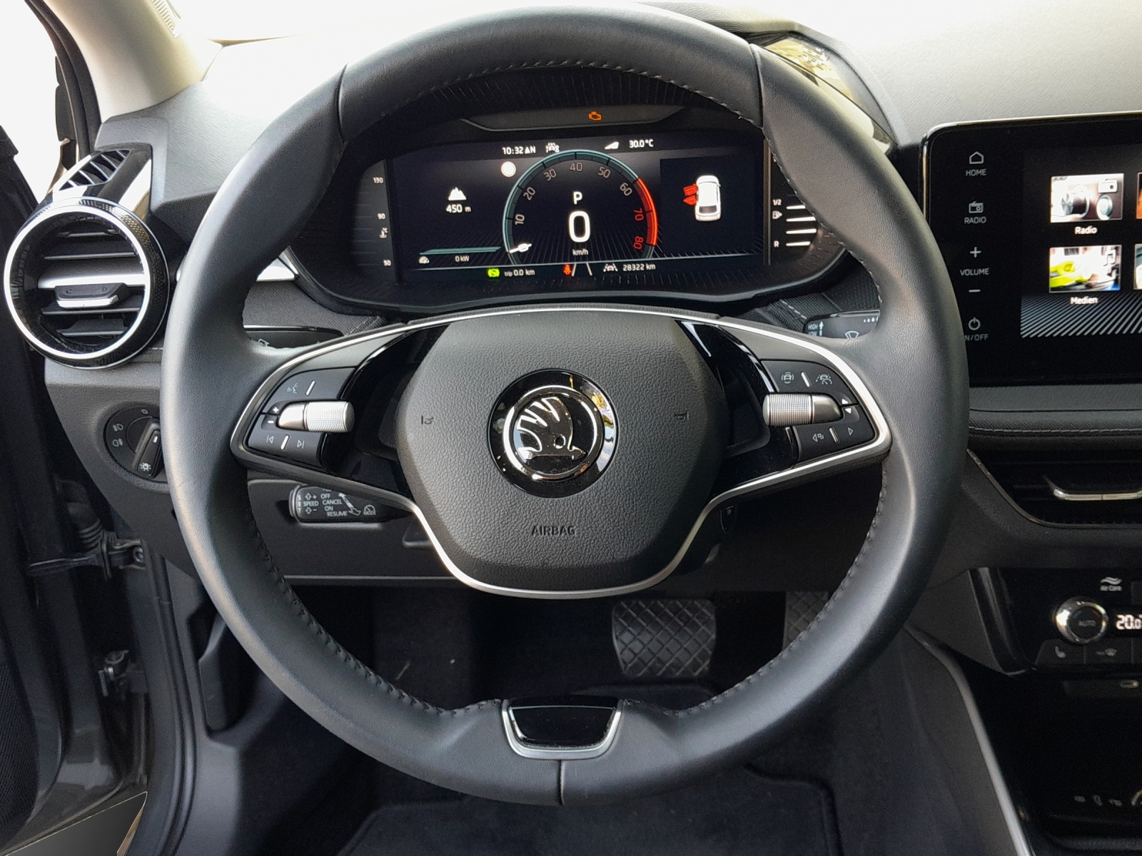 SKODA Fabia 1.0 TSI Dynamic DSG-image-9