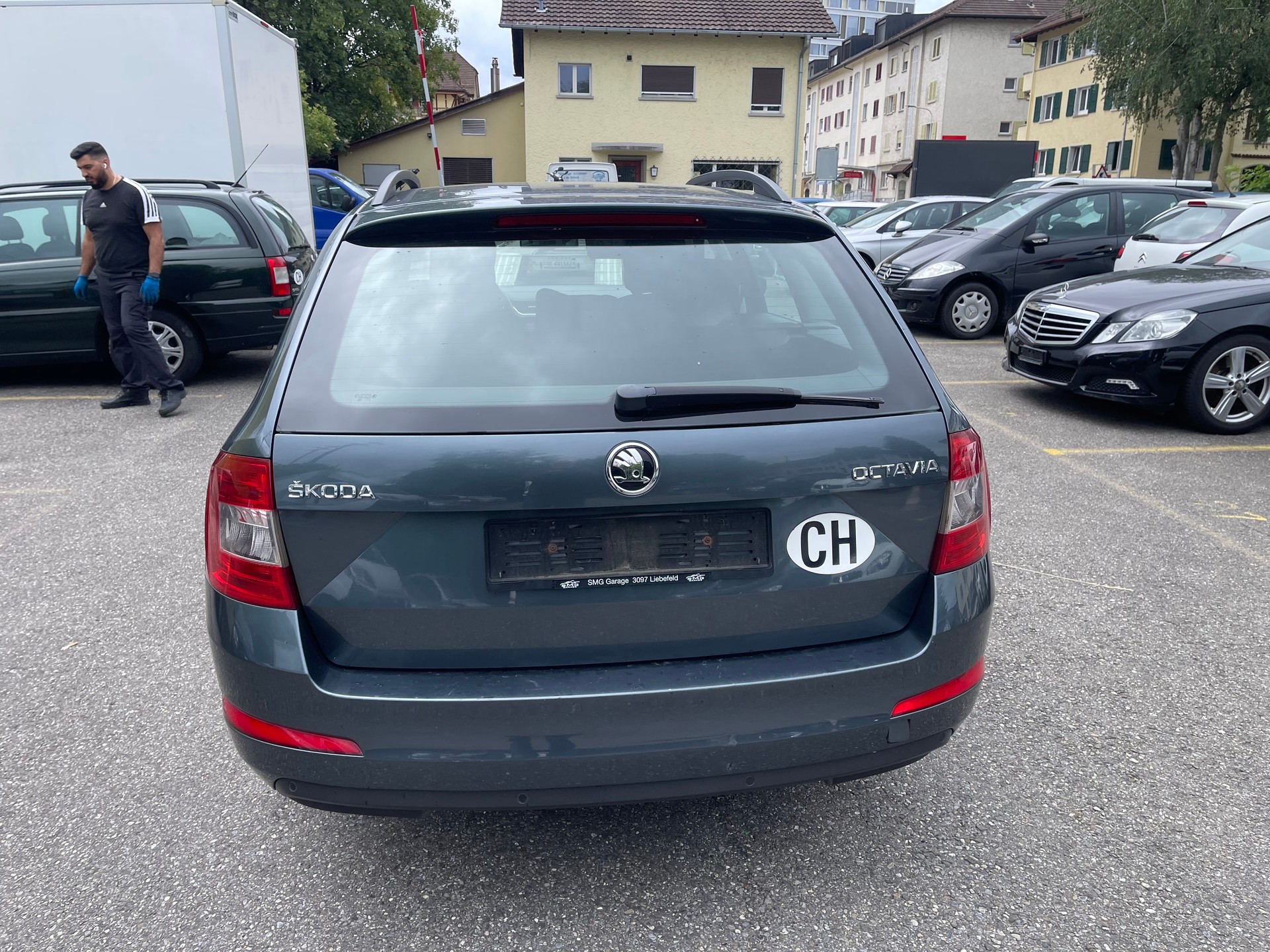 SKODA Octavia Combi 1.6 TDI Swiss Edition DSG-image-5