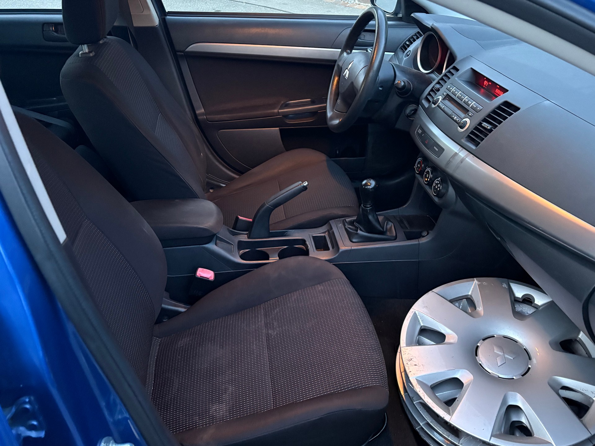 MITSUBISHI Lancer Sportback 1.6 Inform-image-10