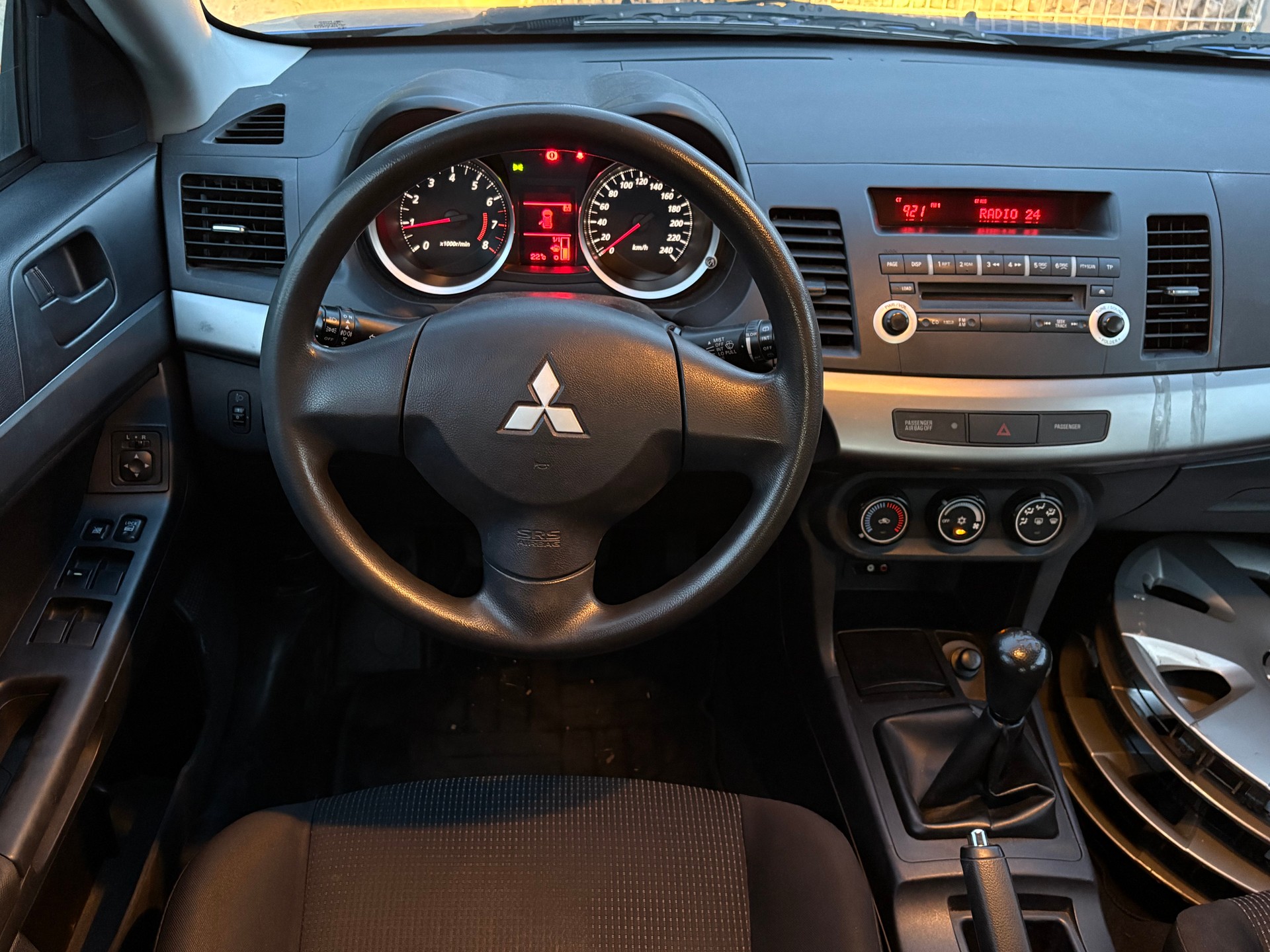 MITSUBISHI Lancer Sportback 1.6 Inform-image-8