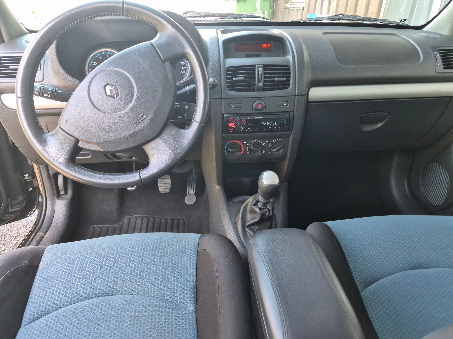 RENAULT Clio 1.2 16V Storia-image-7
