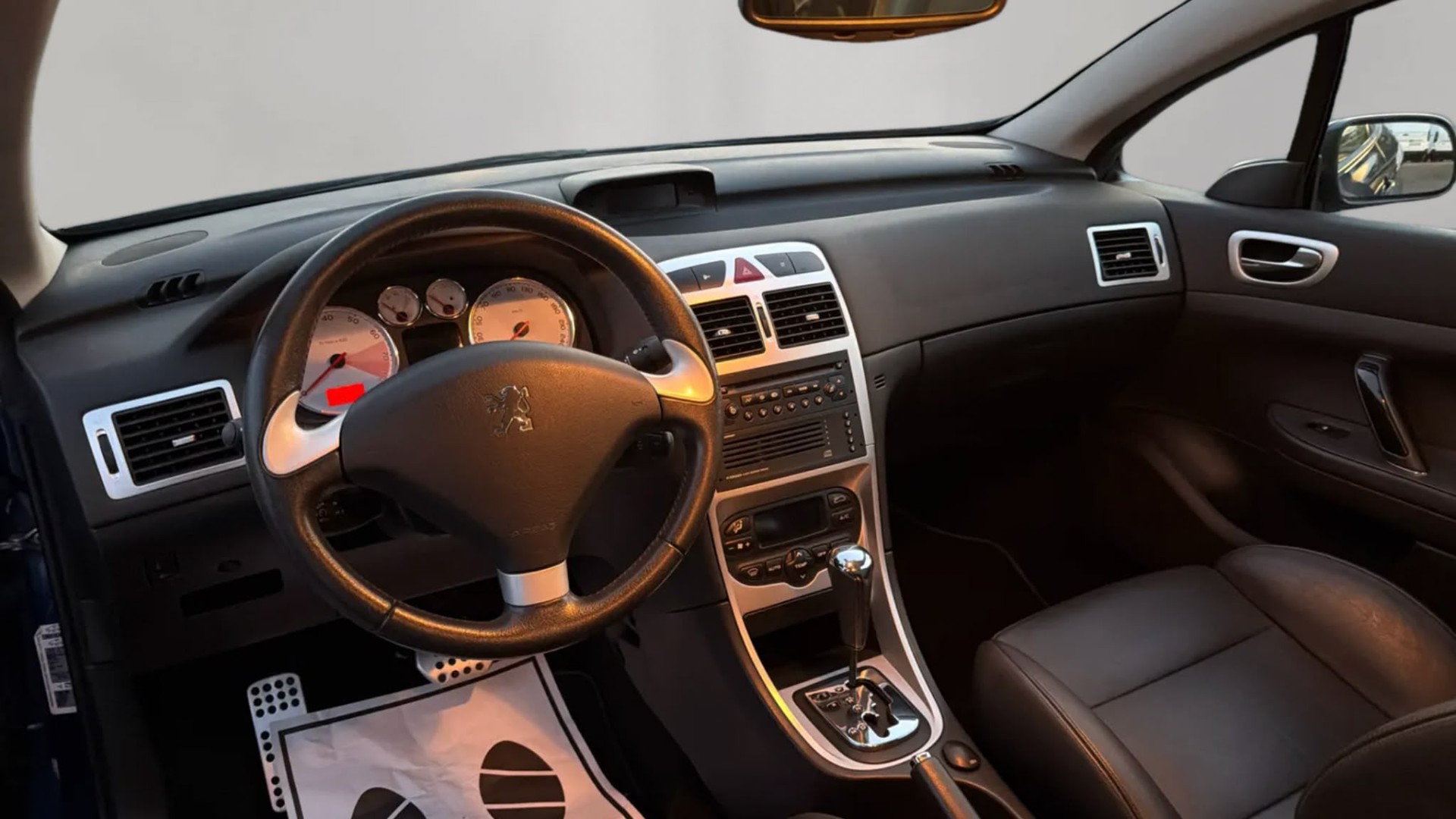PEUGEOT 307 2.0i Automat Stahldach-Cabriolet-showroom-element-3