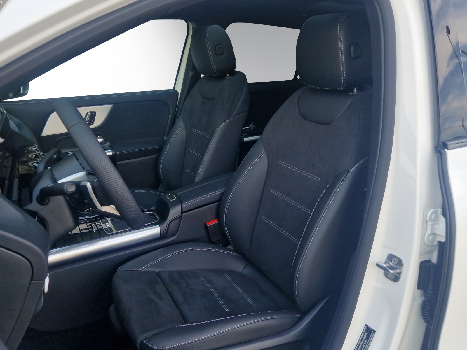 MERCEDES-BENZ GLA 220 4Matic 8G-DCT-image-6