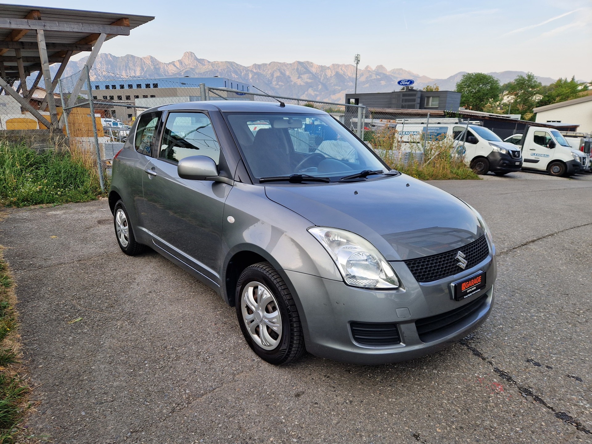 SUZUKI Swift 1.3i 16V GL-showroom-element-2