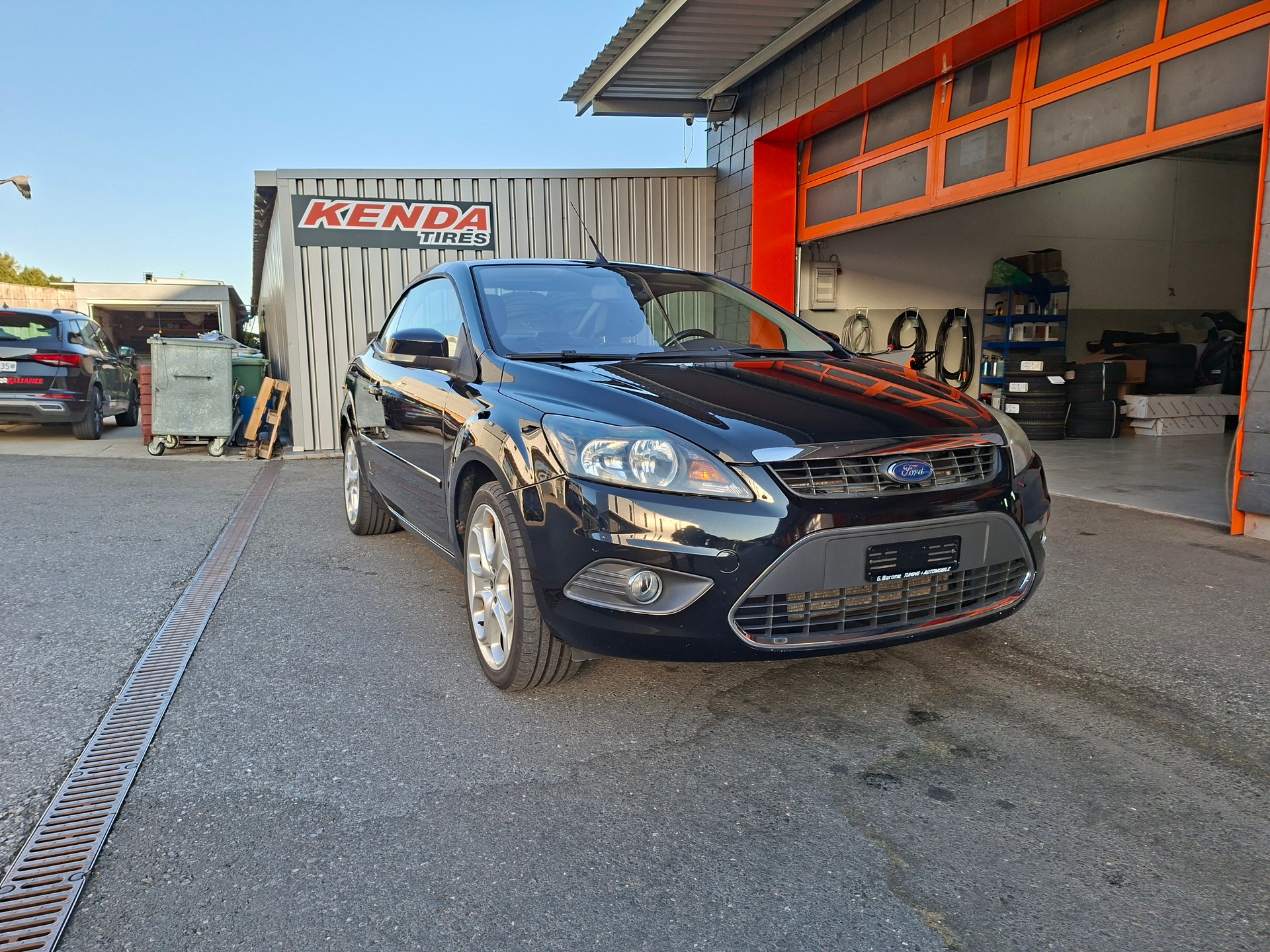 FORD Cabrio-showroom-element-1