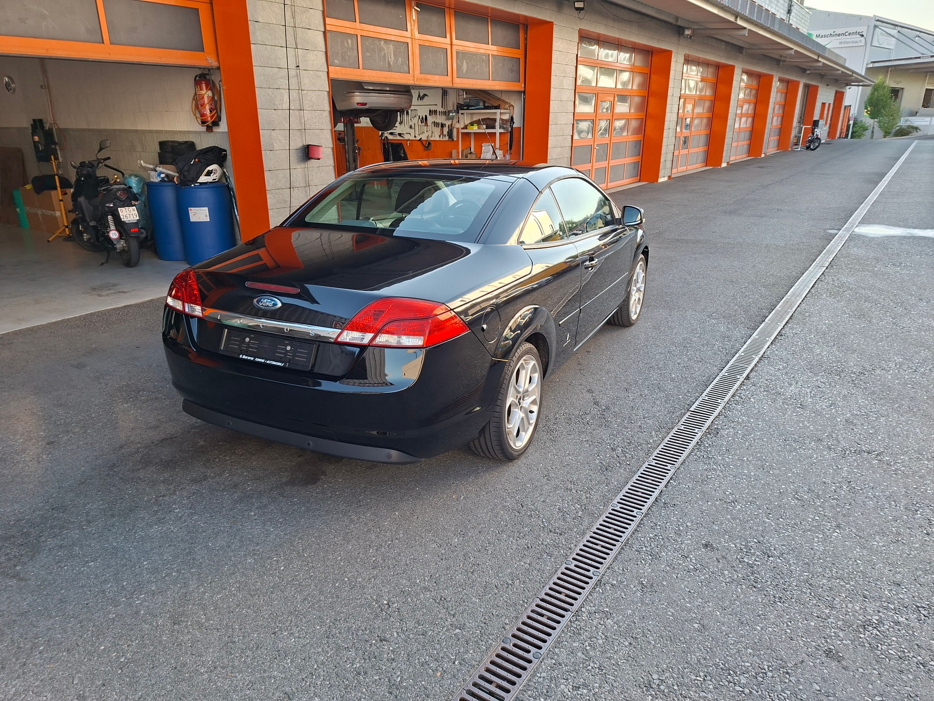 FORD Cabrio-showroom-element-3