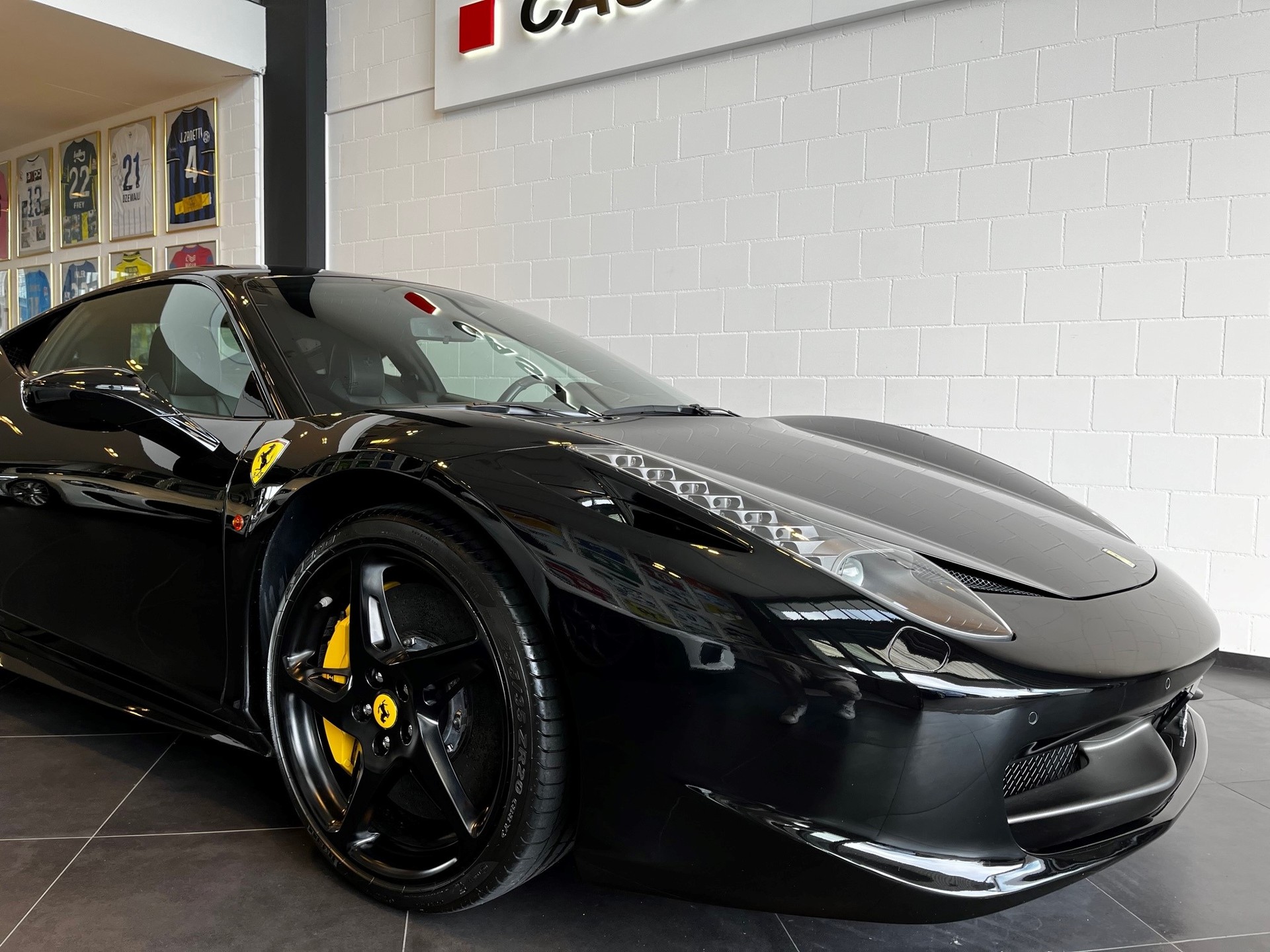 FERRARI 458 Italia 4.5 V8-showroom-element-1