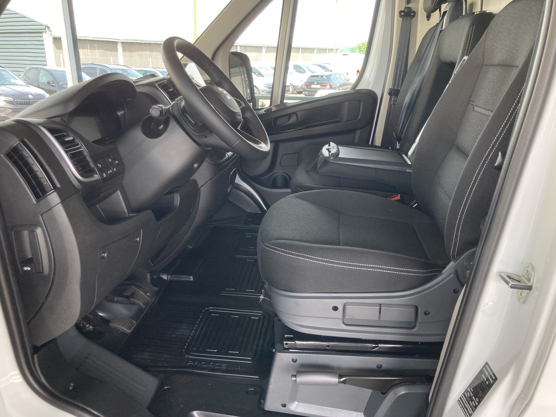 TOYOTA Proace MAX 2.2D Panel Van HD Advanced 3,5t L3H2-image-11