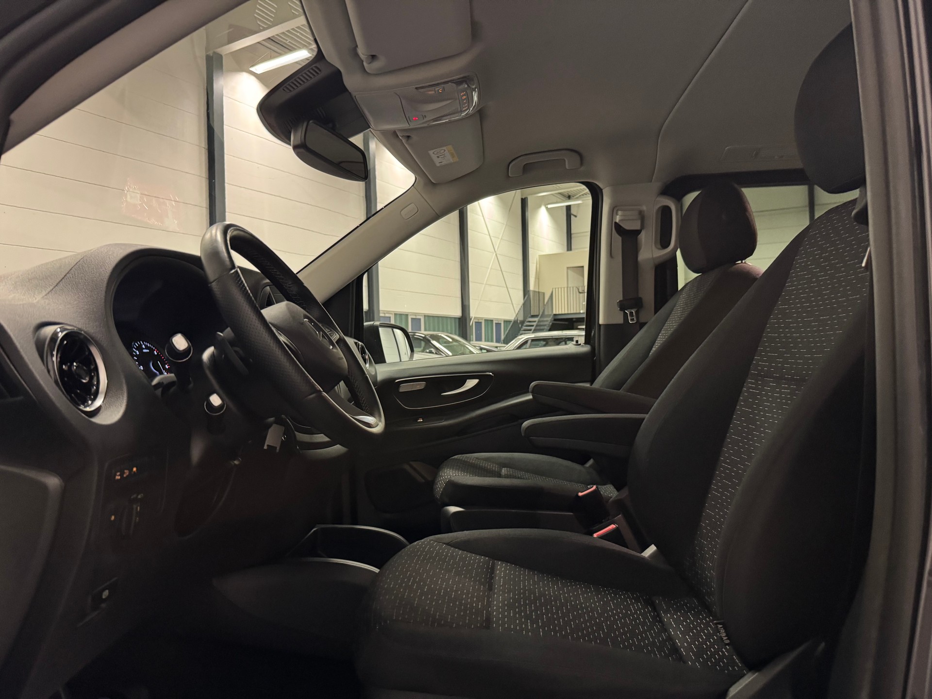 MERCEDES-BENZ Vito 116 CDI Lang Select Tourer 4Matic 9G-Tronic-image-17