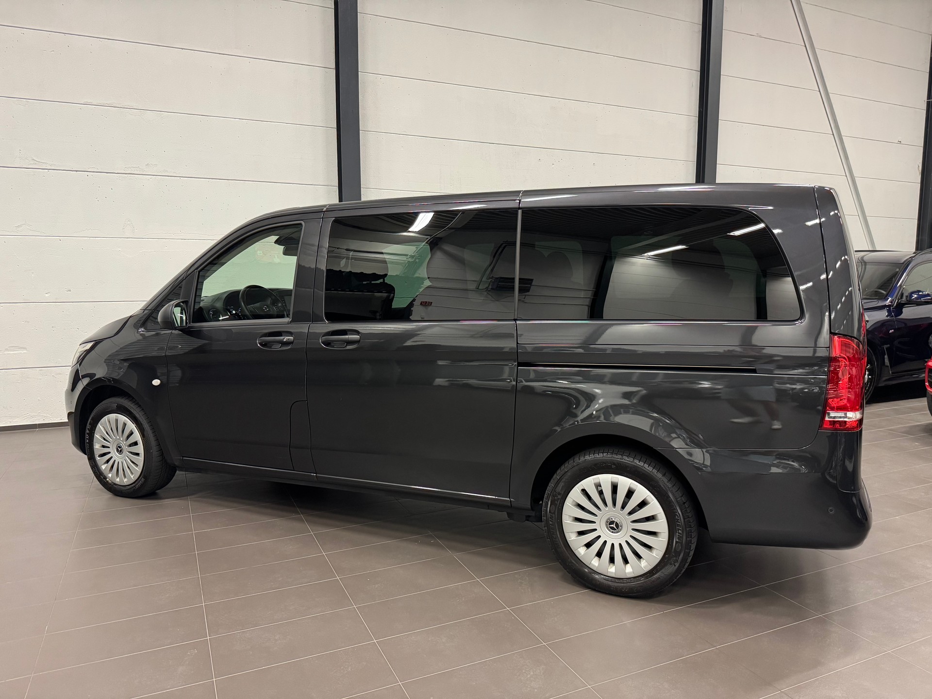 MERCEDES-BENZ Vito 116 CDI Lang Select Tourer 4Matic 9G-Tronic-image-11