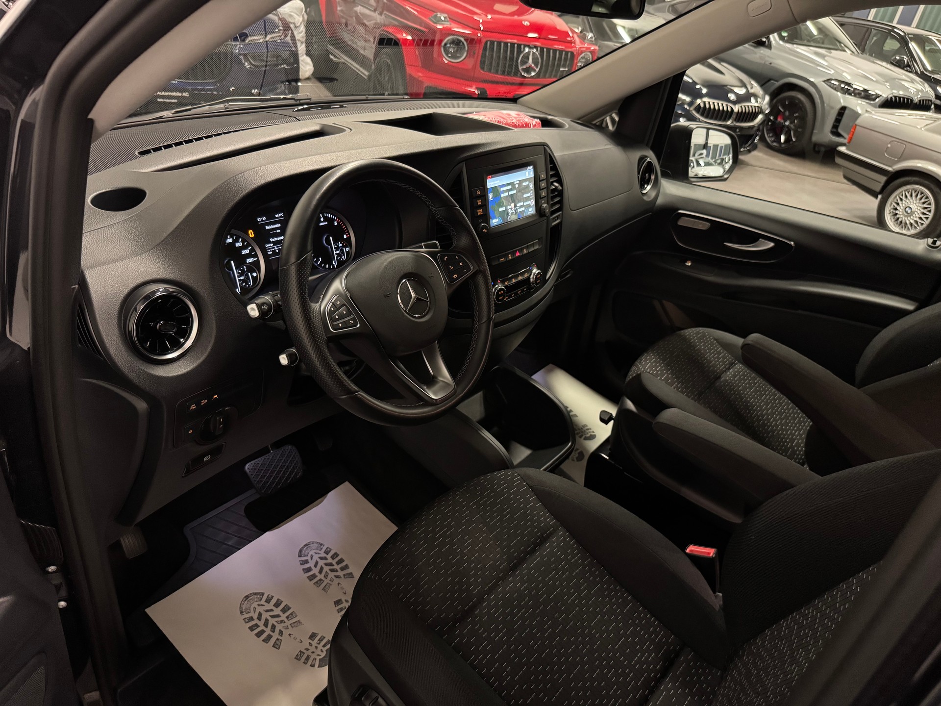 MERCEDES-BENZ Vito 116 CDI Lang Select Tourer 4Matic 9G-Tronic-image-16