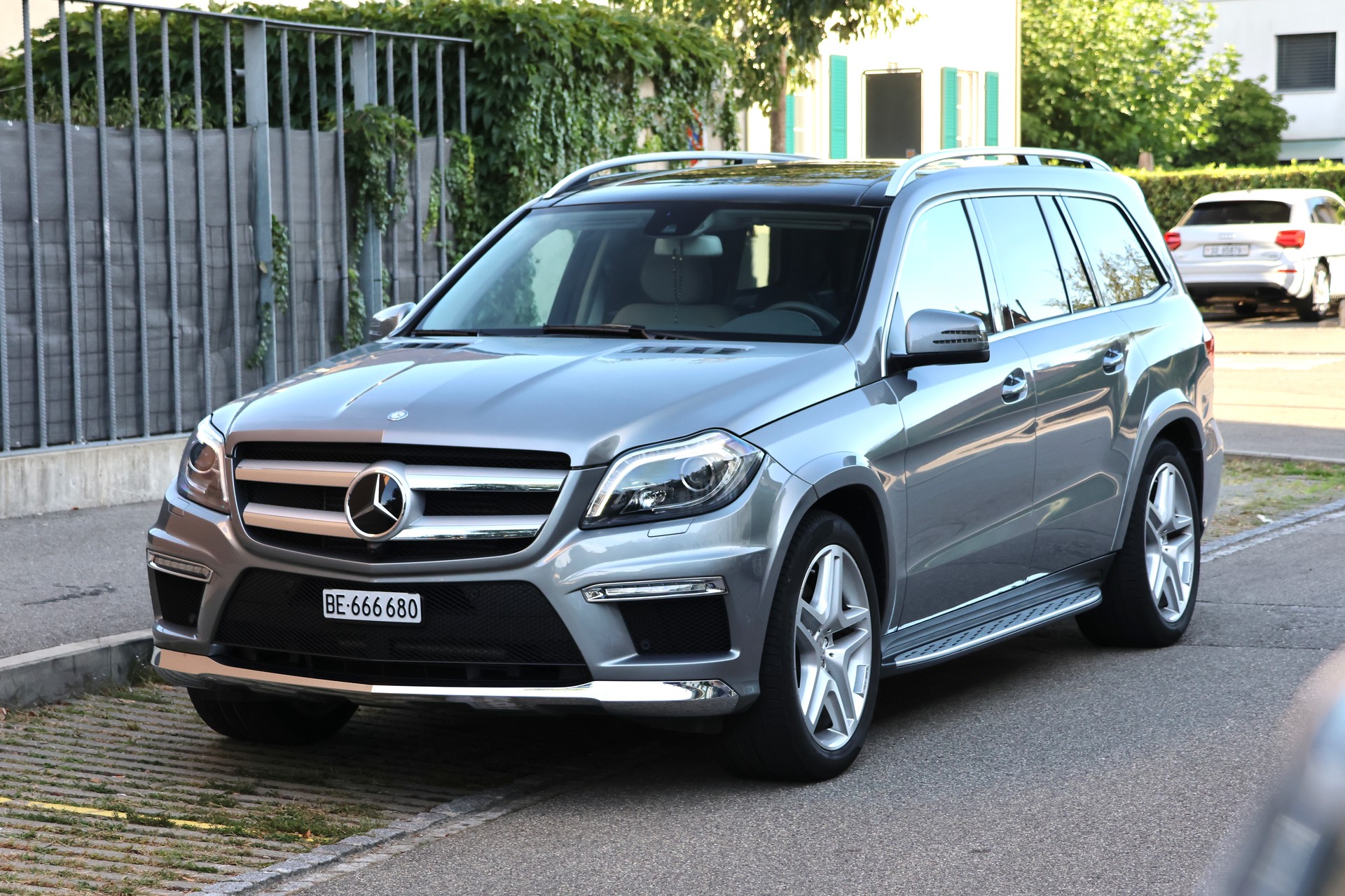 MERCEDES-BENZ GL 350 BlueTEC 4Matic 7G-TRONIC 7 SITZER (CH)