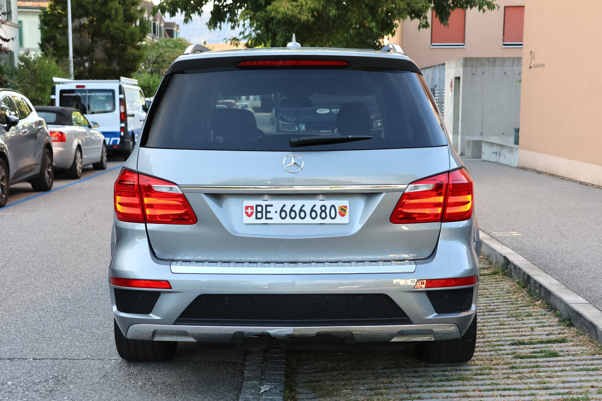 MERCEDES-BENZ GL 350 BlueTEC 4Matic 7G-TRONIC 7 SITZER (CH)-showroom-element-3