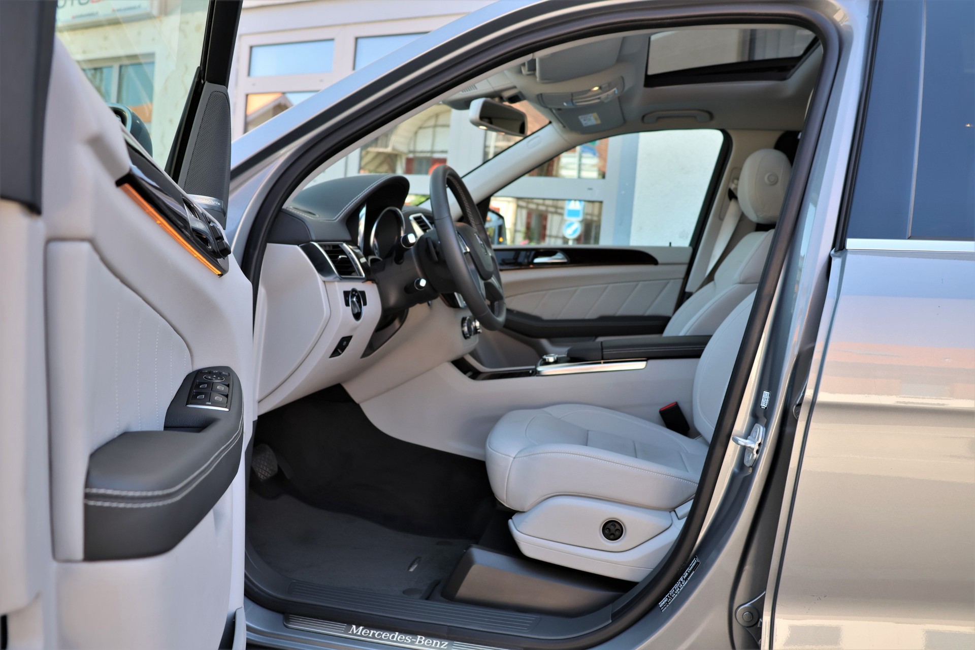 MERCEDES-BENZ GL 350 BlueTEC 4Matic 7G-TRONIC 7 SITZER (CH)-image-8