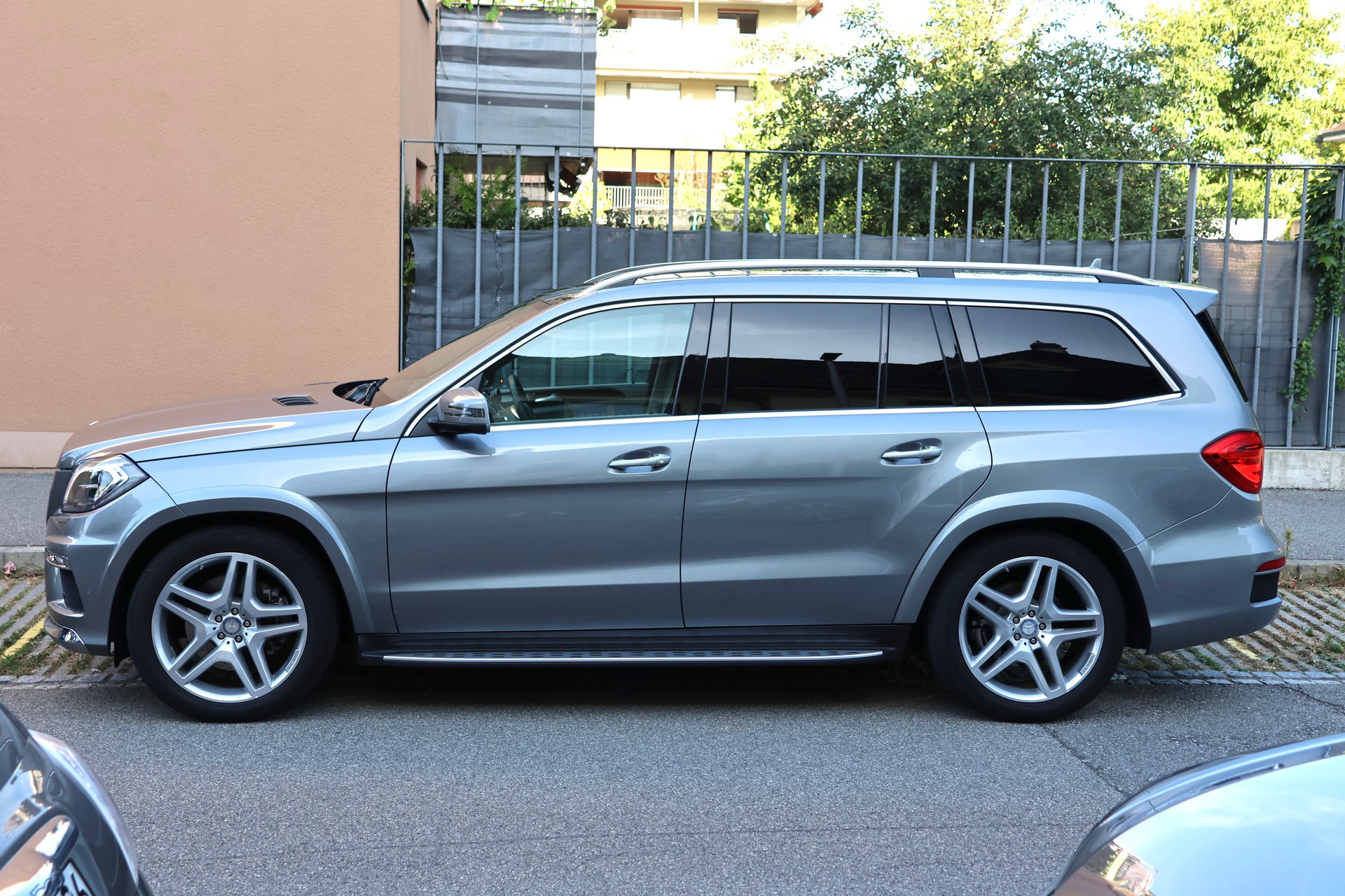 MERCEDES-BENZ GL 350 BlueTEC 4Matic 7G-TRONIC 7 SITZER (CH)-showroom-element-2