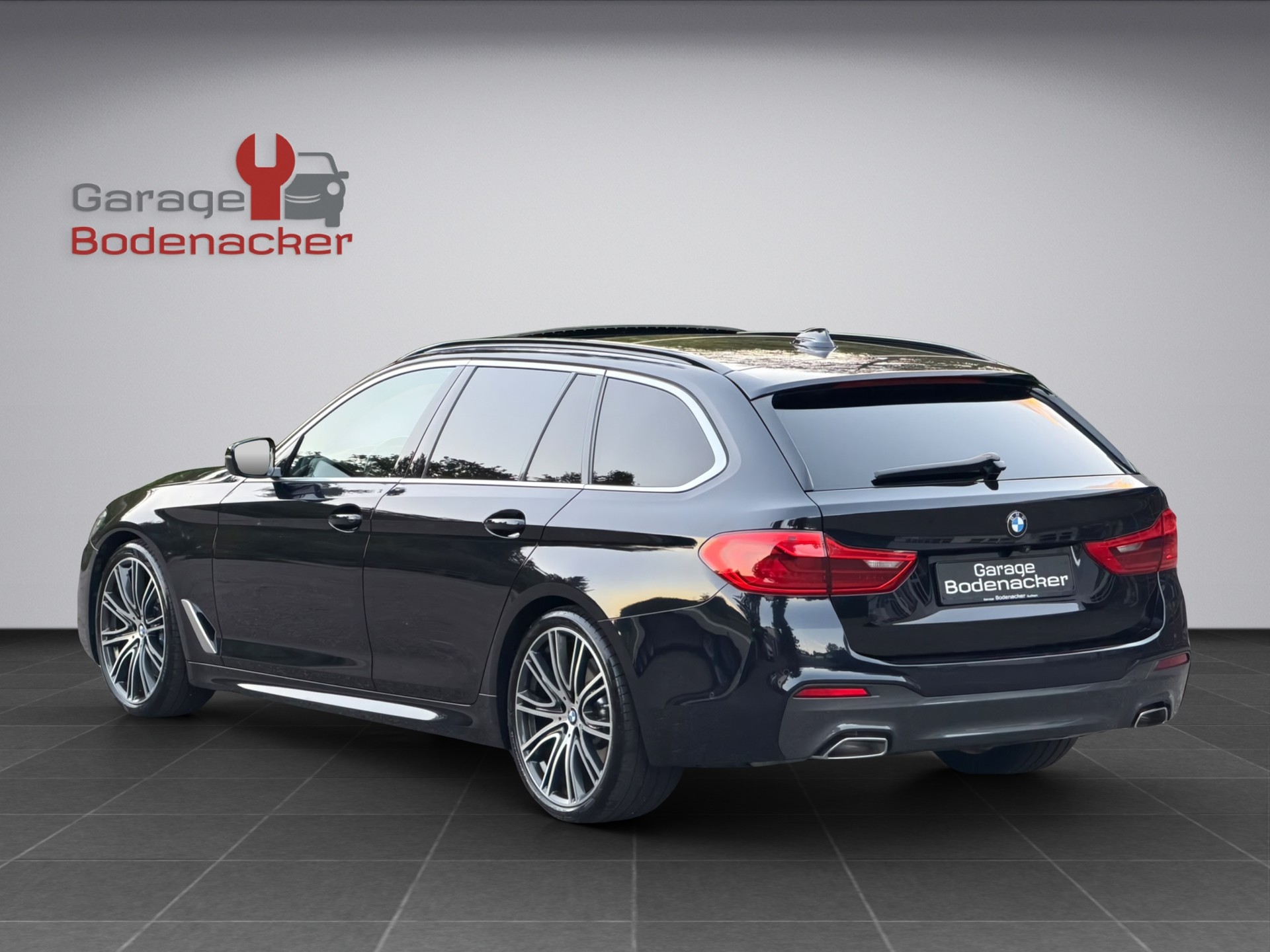 BMW 540i xDrive Touring Steptronic * M Sport Paket * Individual *-showroom-element-3