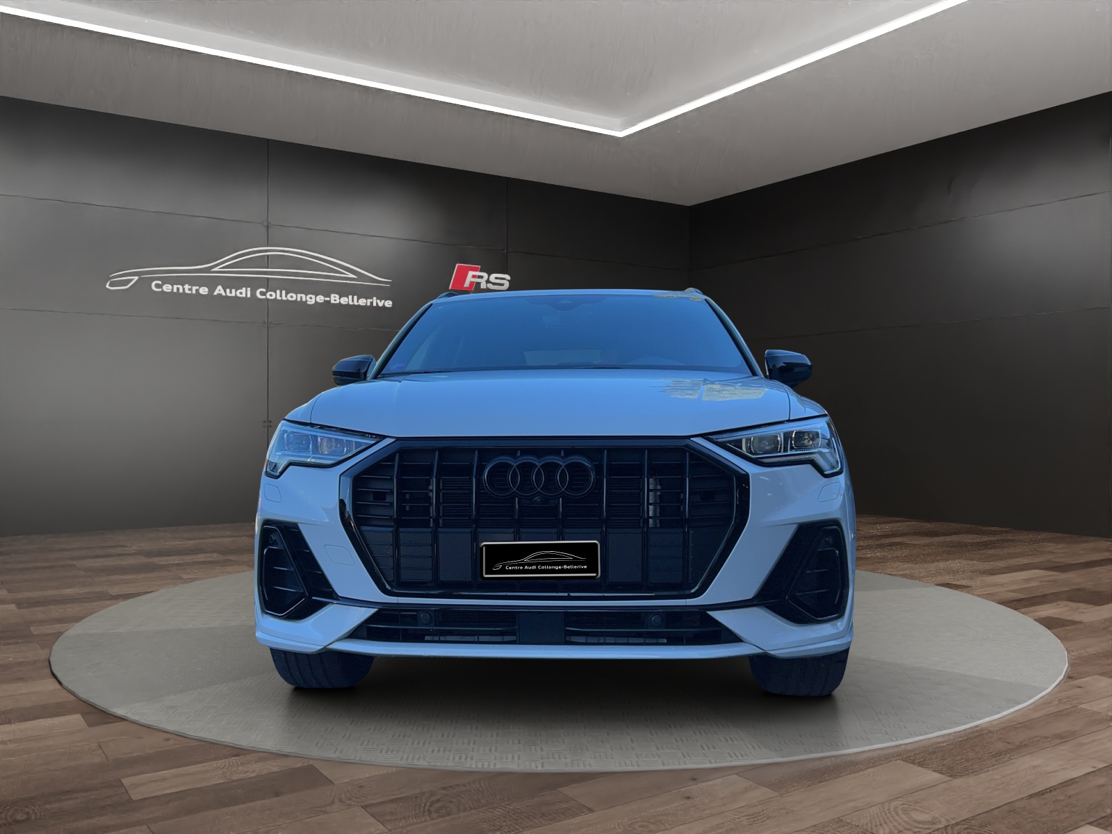 AUDI Q3 45 TFSI e S line S-tronic-showroom-element-1