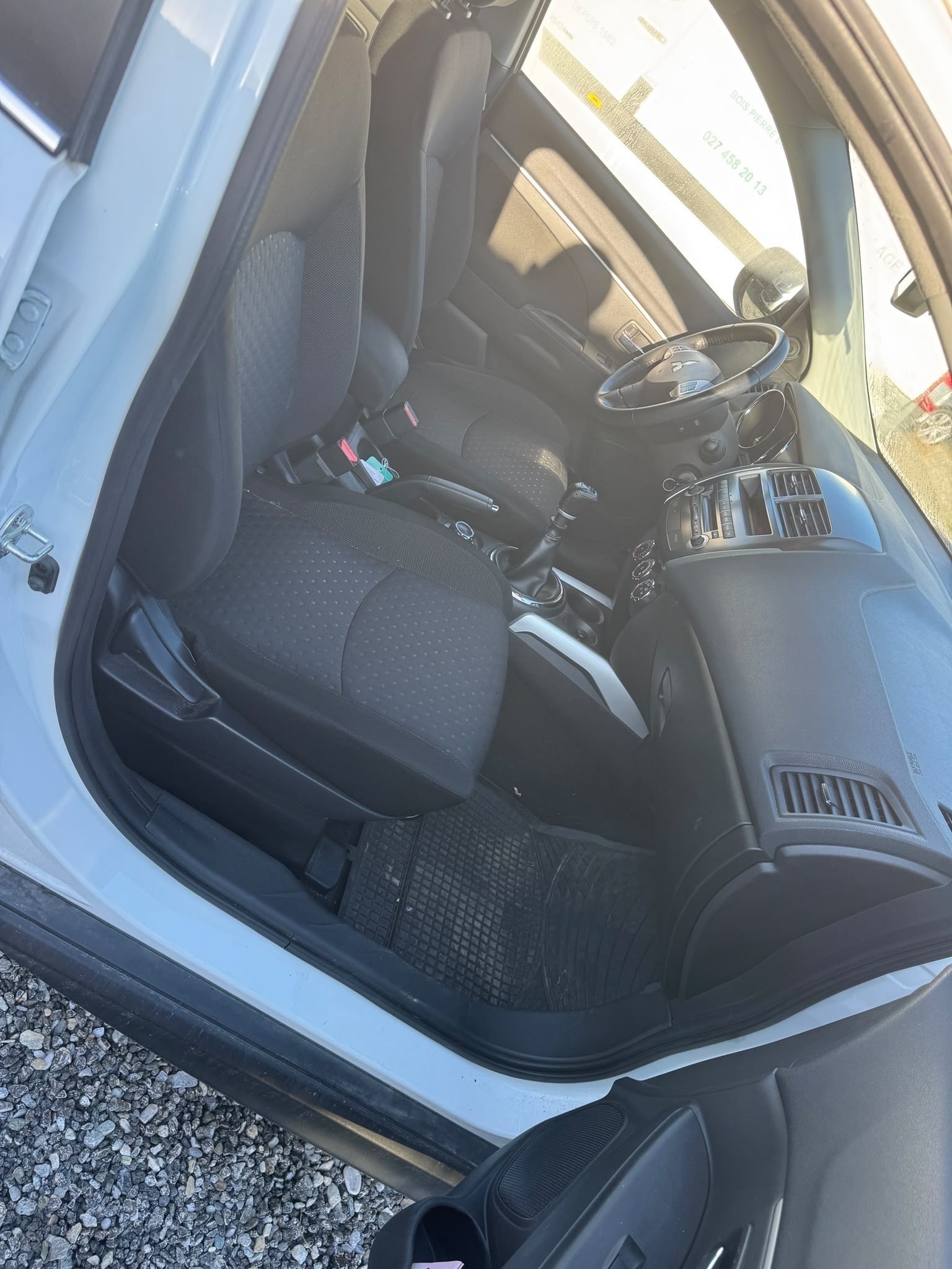 MITSUBISHI ASX 1.8 DID Invite 4WD-image-7