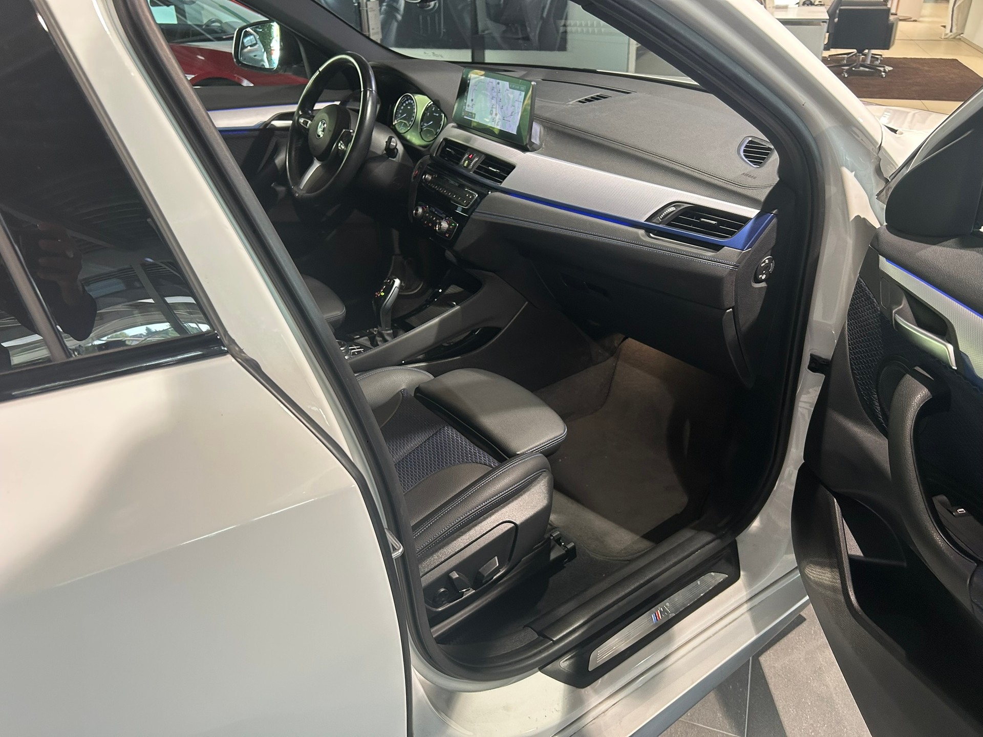 BMW X2 sDrive 18d M Sport Steptronic-image-26