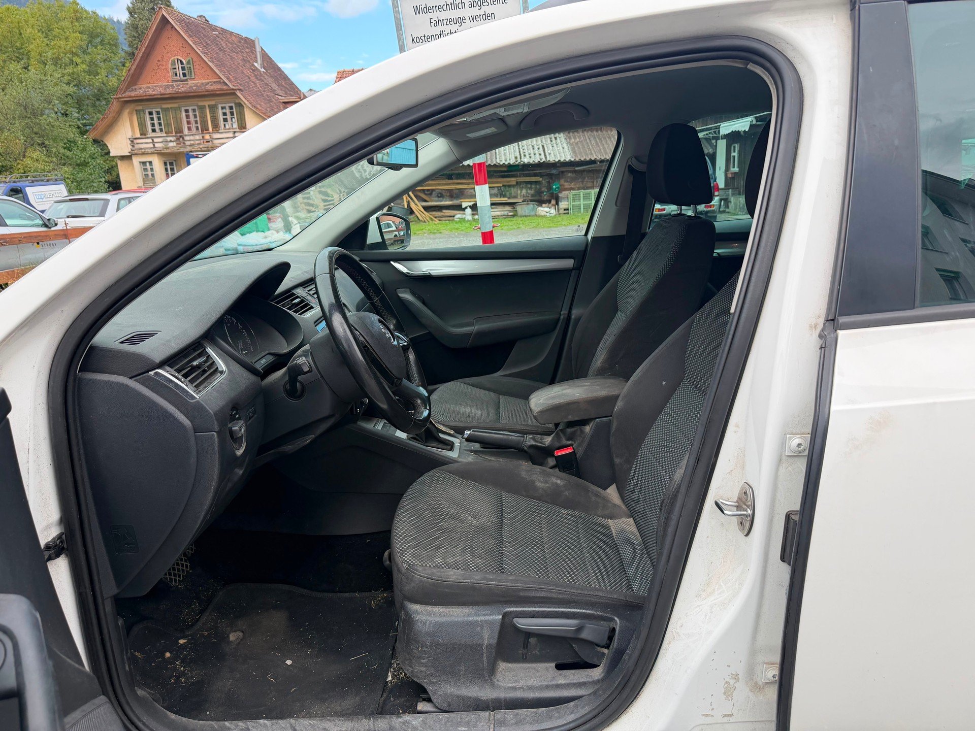 SKODA Octavia Combi 1.8 TSI Fresh 4x4 DSG-image-5