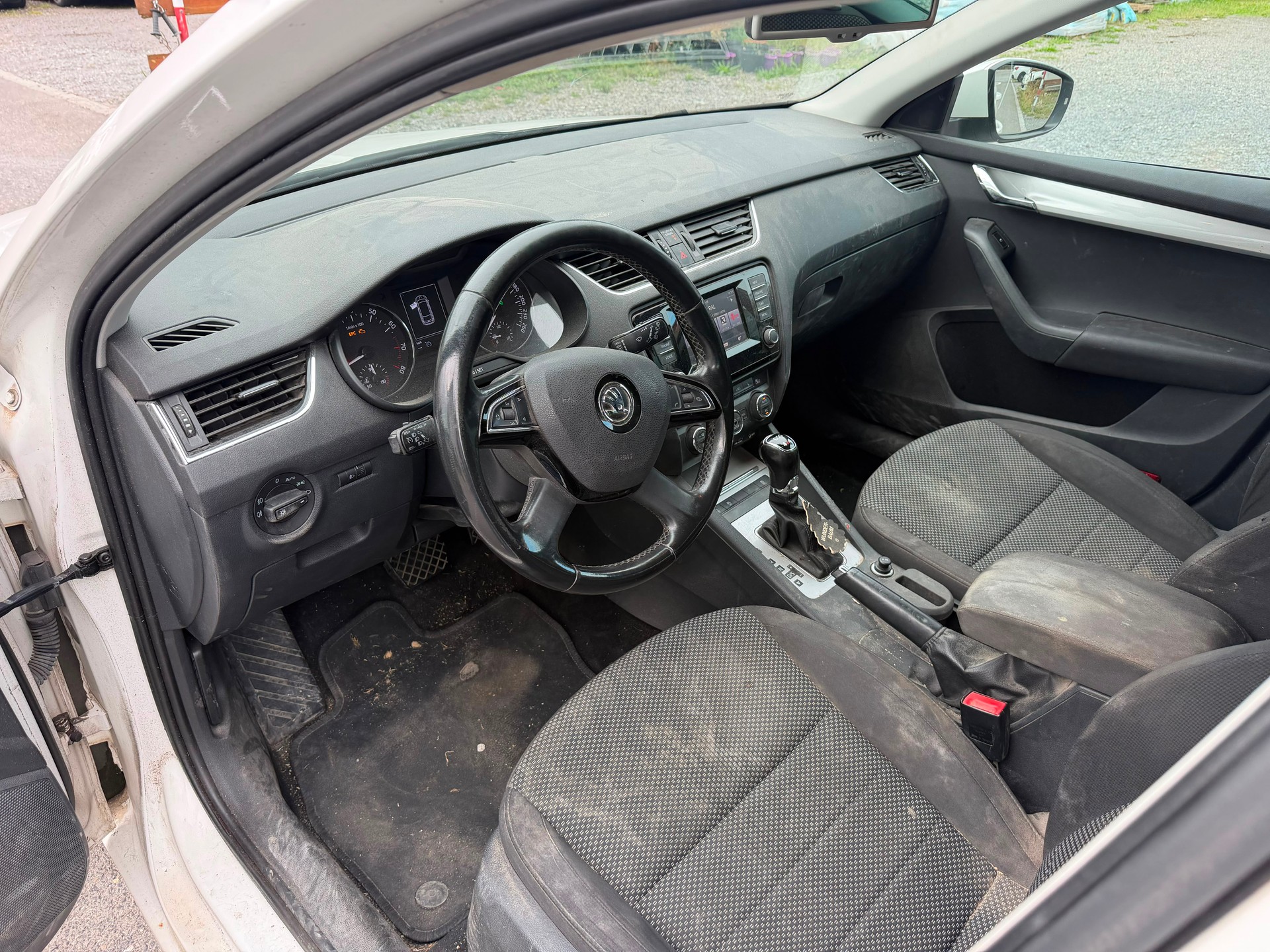 SKODA Octavia Combi 1.8 TSI Fresh 4x4 DSG-image-6