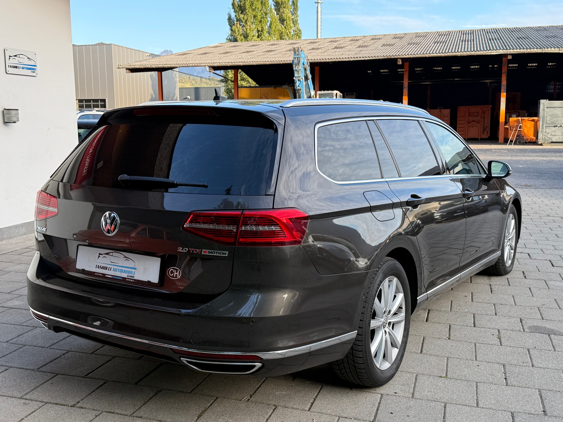 VW Passat Variant 2.0 TDI BMT High. DSG 4Motion-image-7