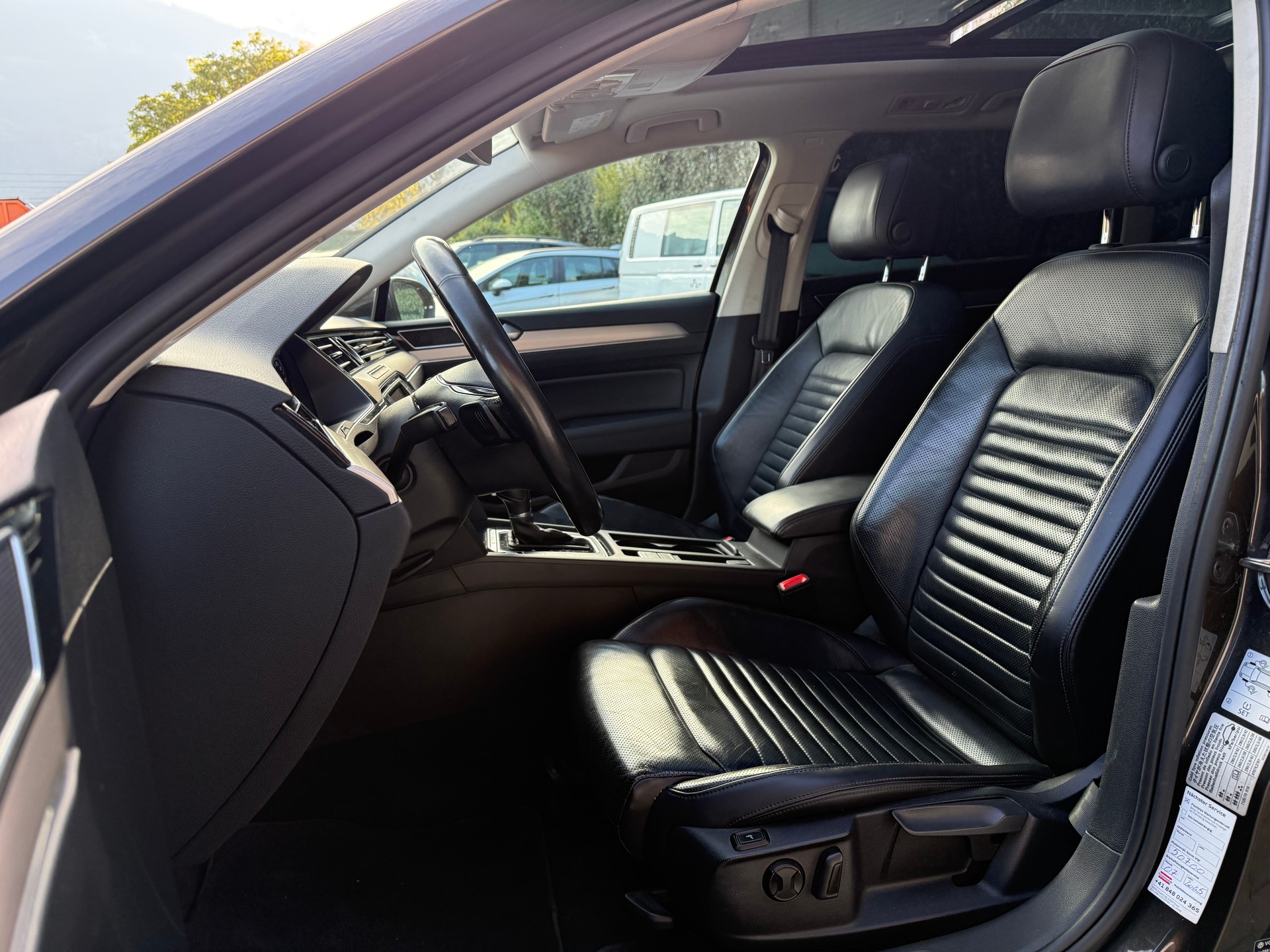 VW Passat Variant 2.0 TDI BMT High. DSG 4Motion-image-21