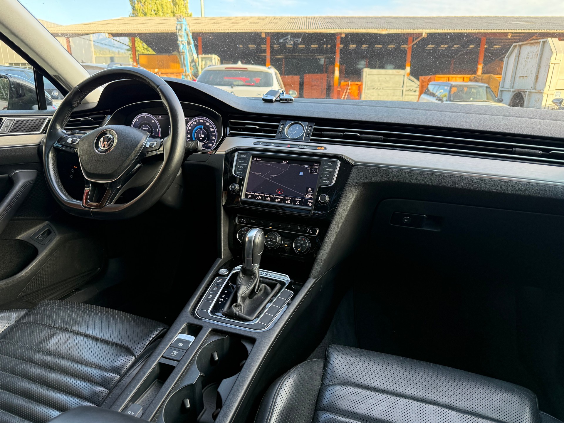 VW Passat Variant 2.0 TDI BMT High. DSG 4Motion-image-13