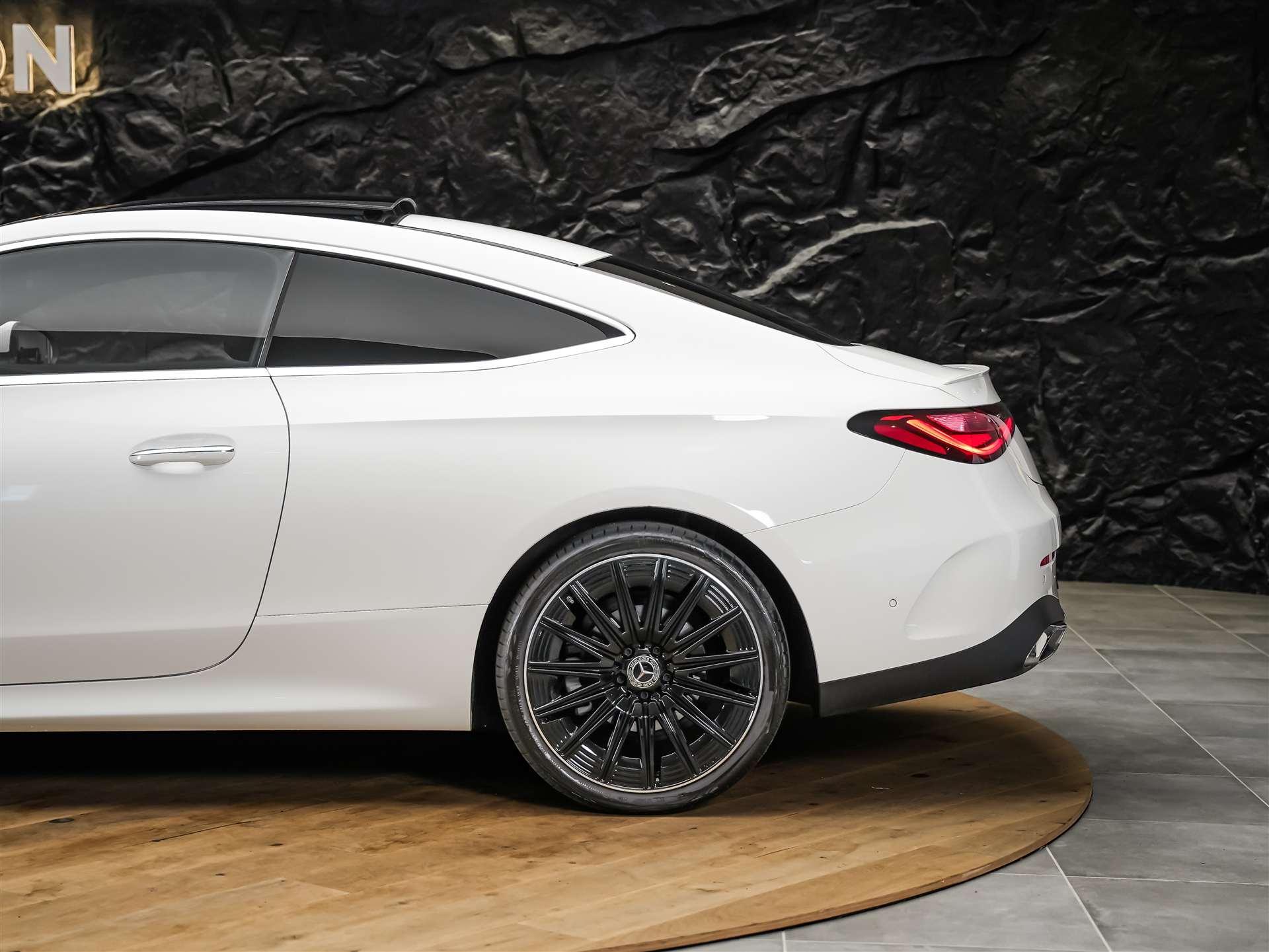 MERCEDES-BENZ CLE 200 Coupé AMG Line 9G-Tronic *Werksgarantie*Panorama*Lenkradheizung*-image-15