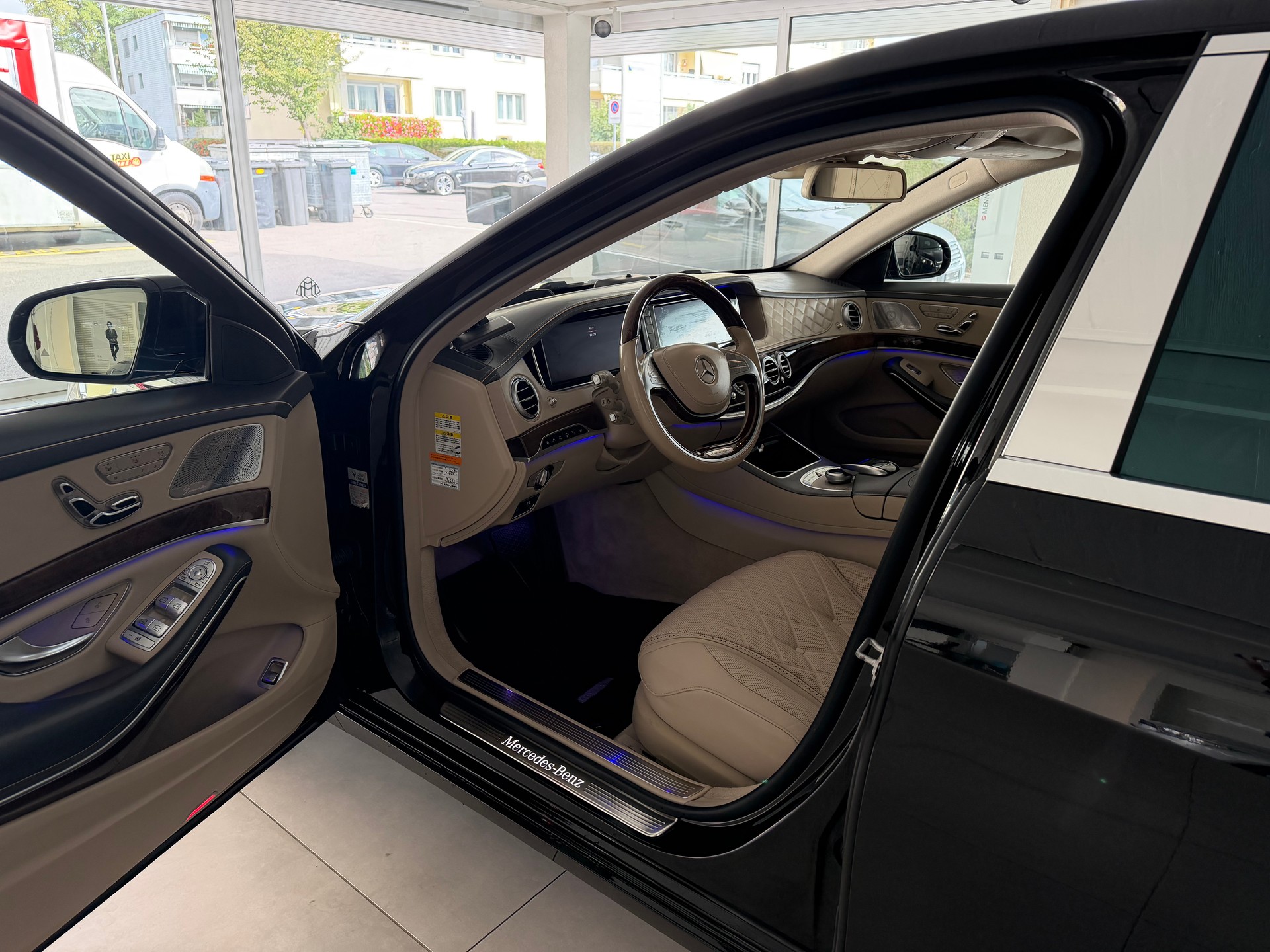 MERCEDES-BENZ S 600 Maybach 7G-Tronic-image-11