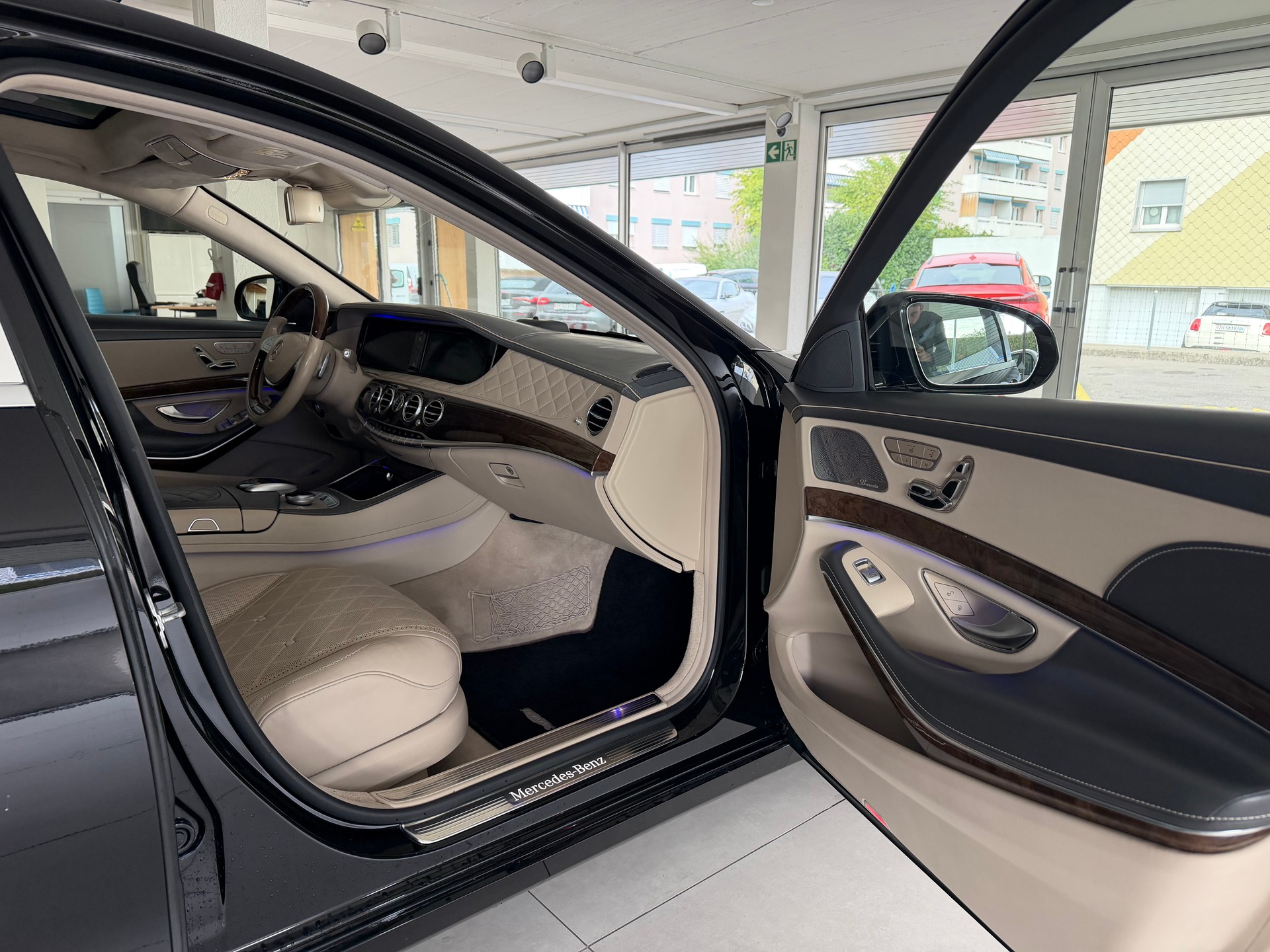 MERCEDES-BENZ S 600 Maybach 7G-Tronic-image-15