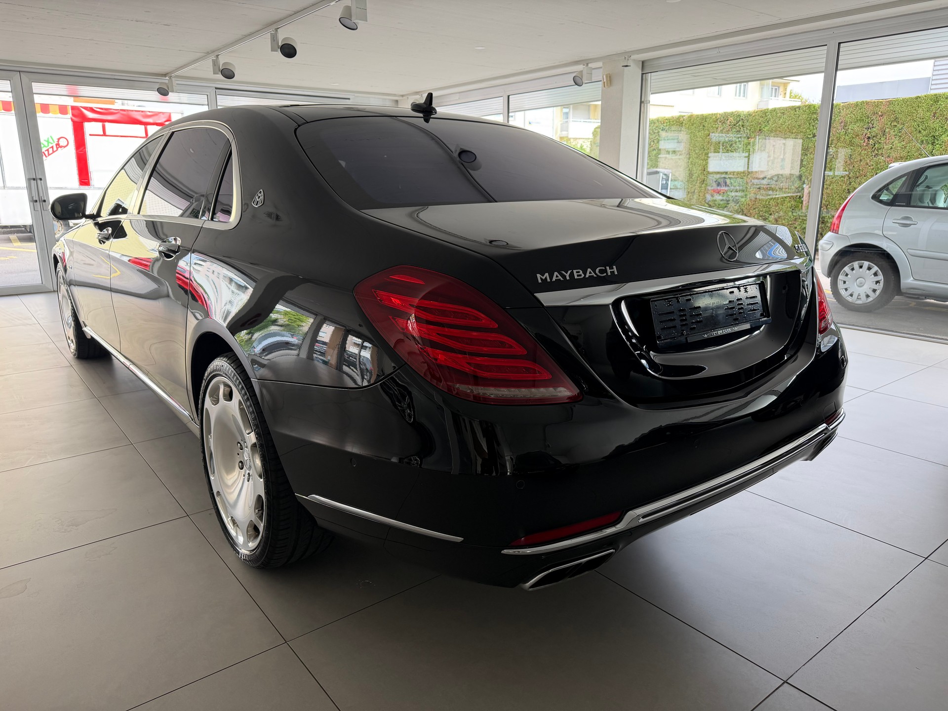 MERCEDES-BENZ S 600 Maybach 7G-Tronic-image-5