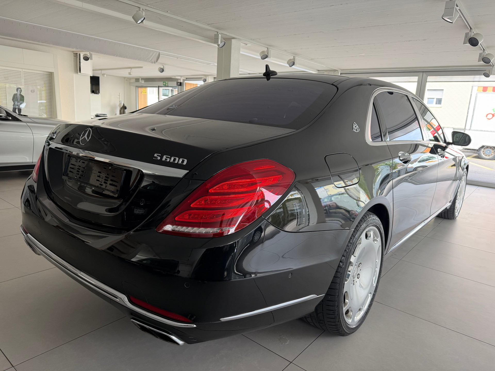 MERCEDES-BENZ S 600 Maybach 7G-Tronic-image-6