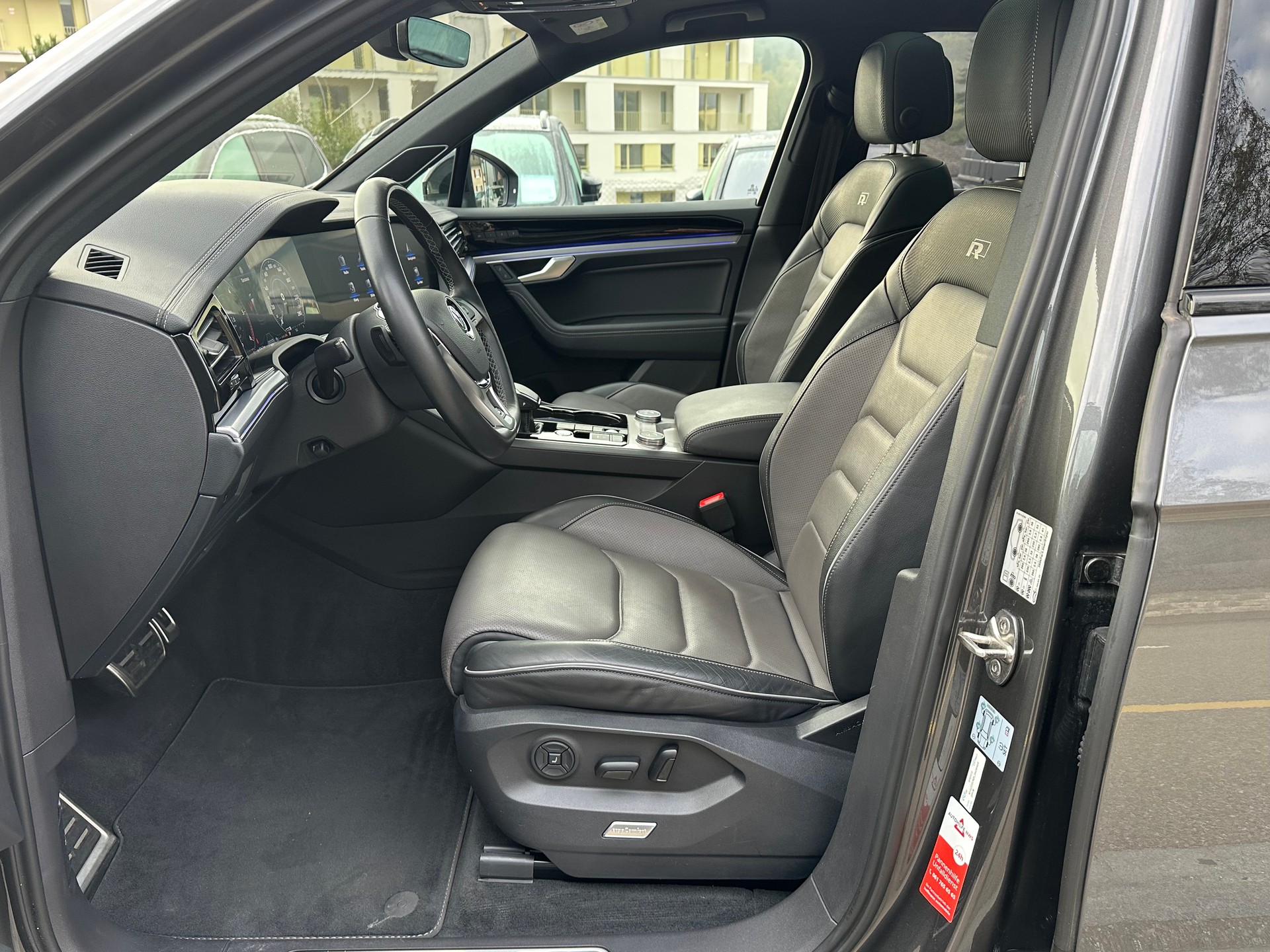 VW Touareg 4.0 V8 TDI R-Line Tiptronic-image-10