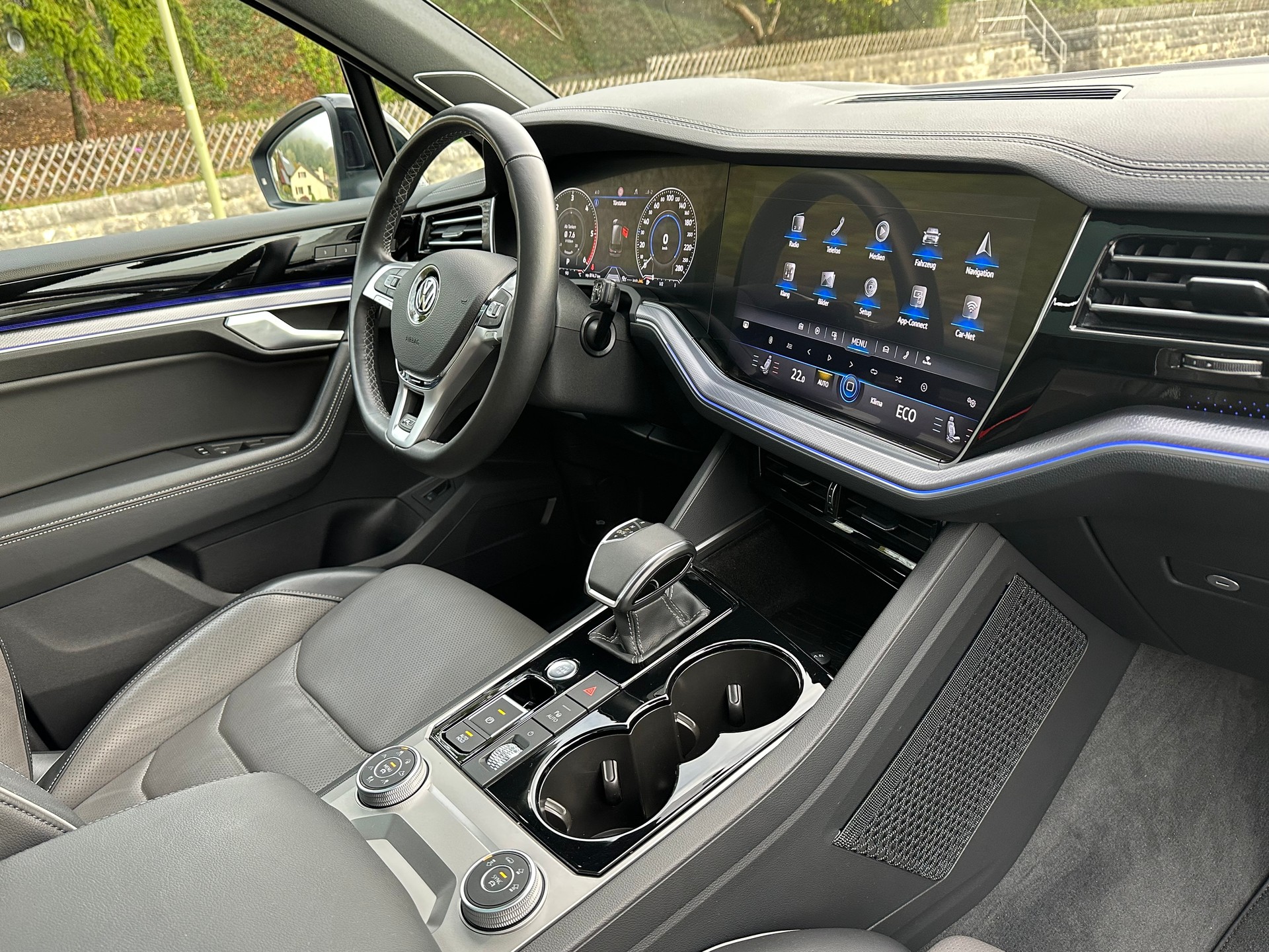 VW Touareg 4.0 V8 TDI R-Line Tiptronic-image-15