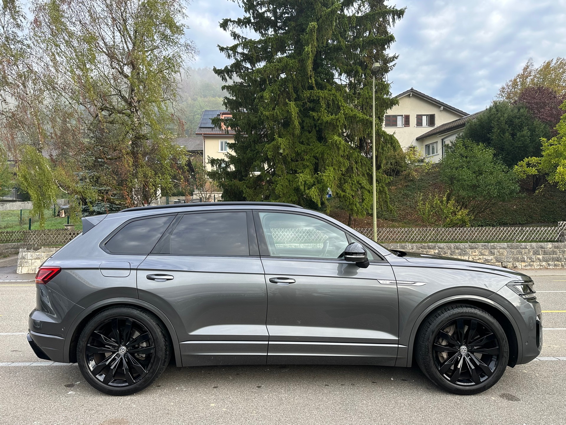 VW Touareg 4.0 V8 TDI R-Line Tiptronic-image-4