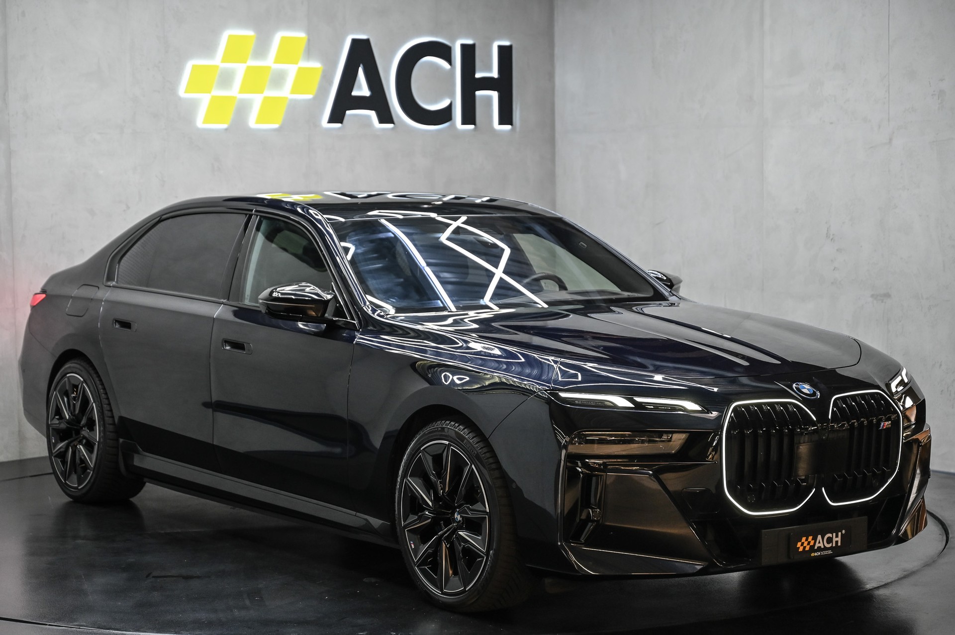 BMW M760e xDrive