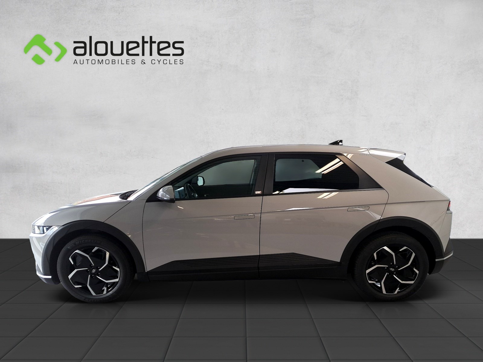 HYUNDAI Ioniq 5 77kWh Origo 4WD-showroom-element-2