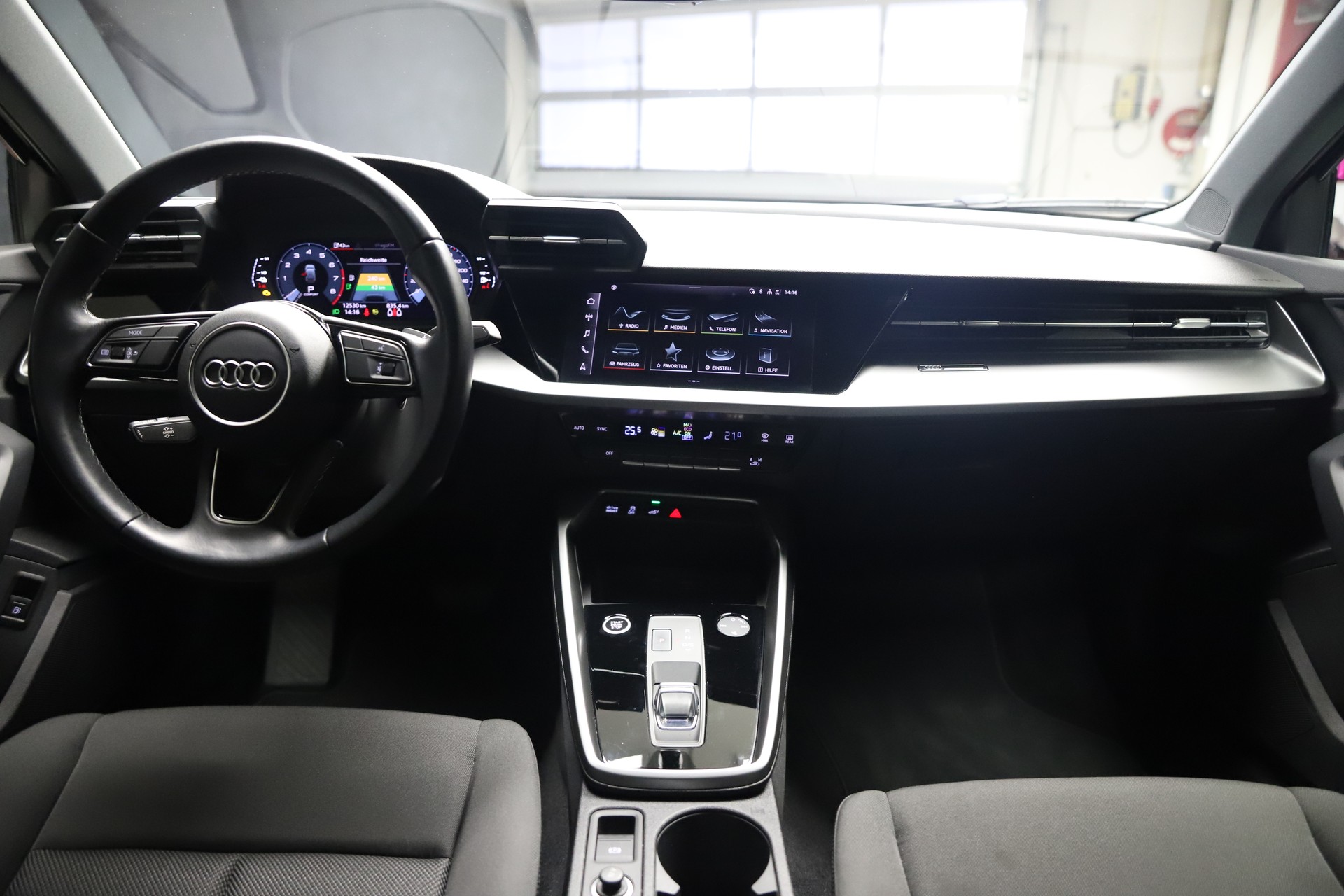 AUDI A3 Sportback 40 TFSI e S-tronic-image-6