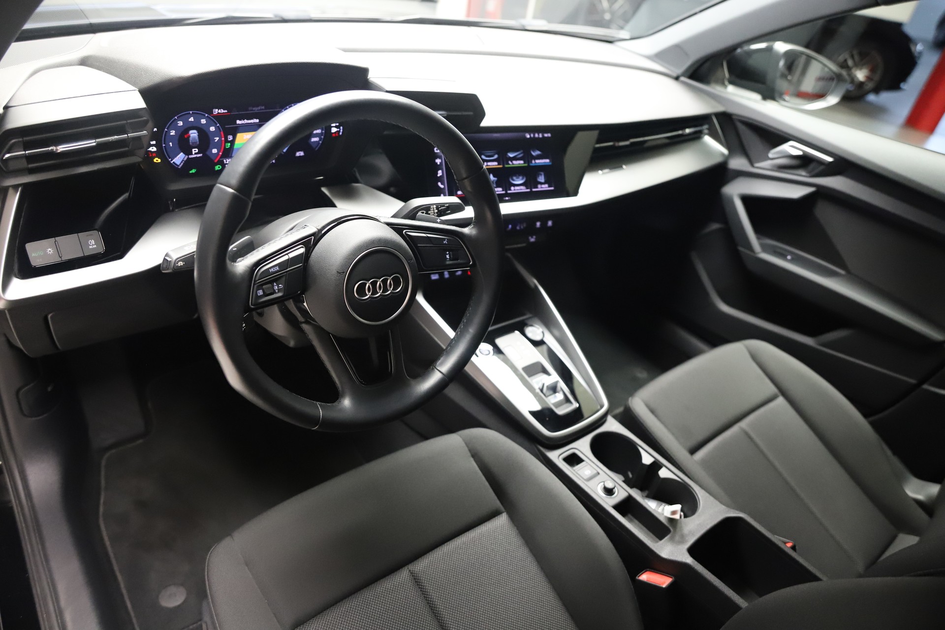 AUDI A3 Sportback 40 TFSI e S-tronic-image-5