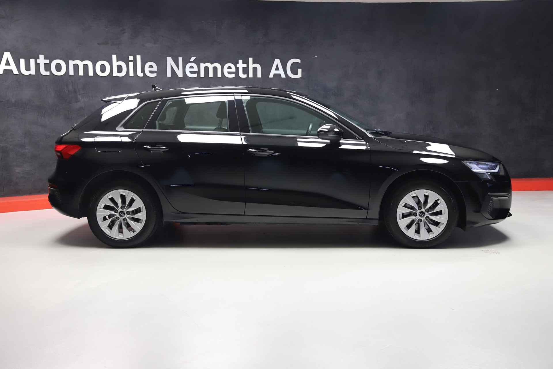 AUDI A3 Sportback 40 TFSI e S-tronic-showroom-element-2