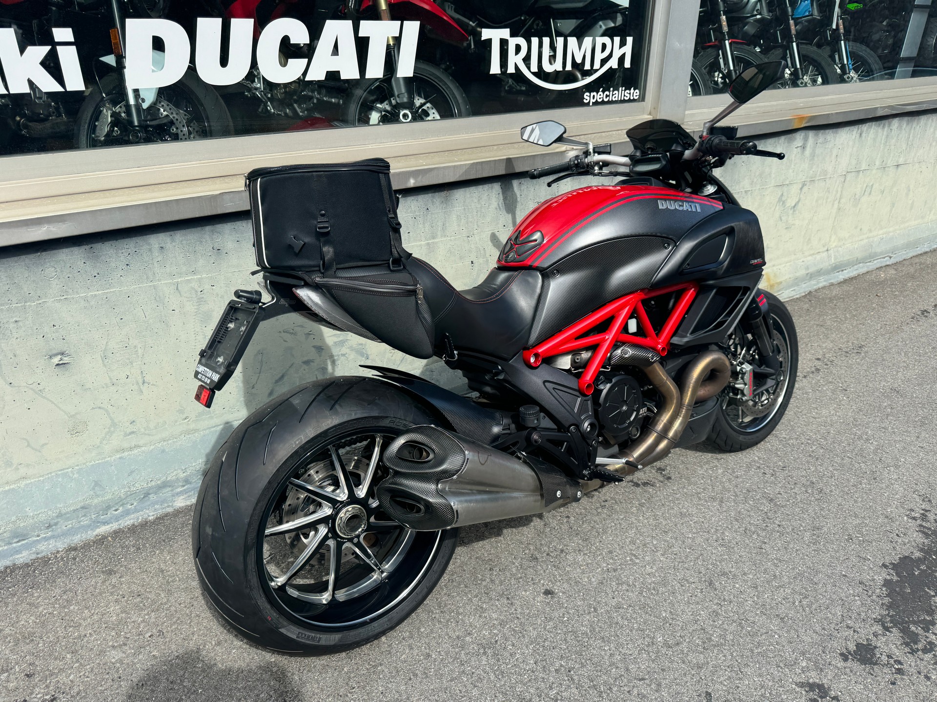 DUCATI Diavel 1200 Carbon-image-3