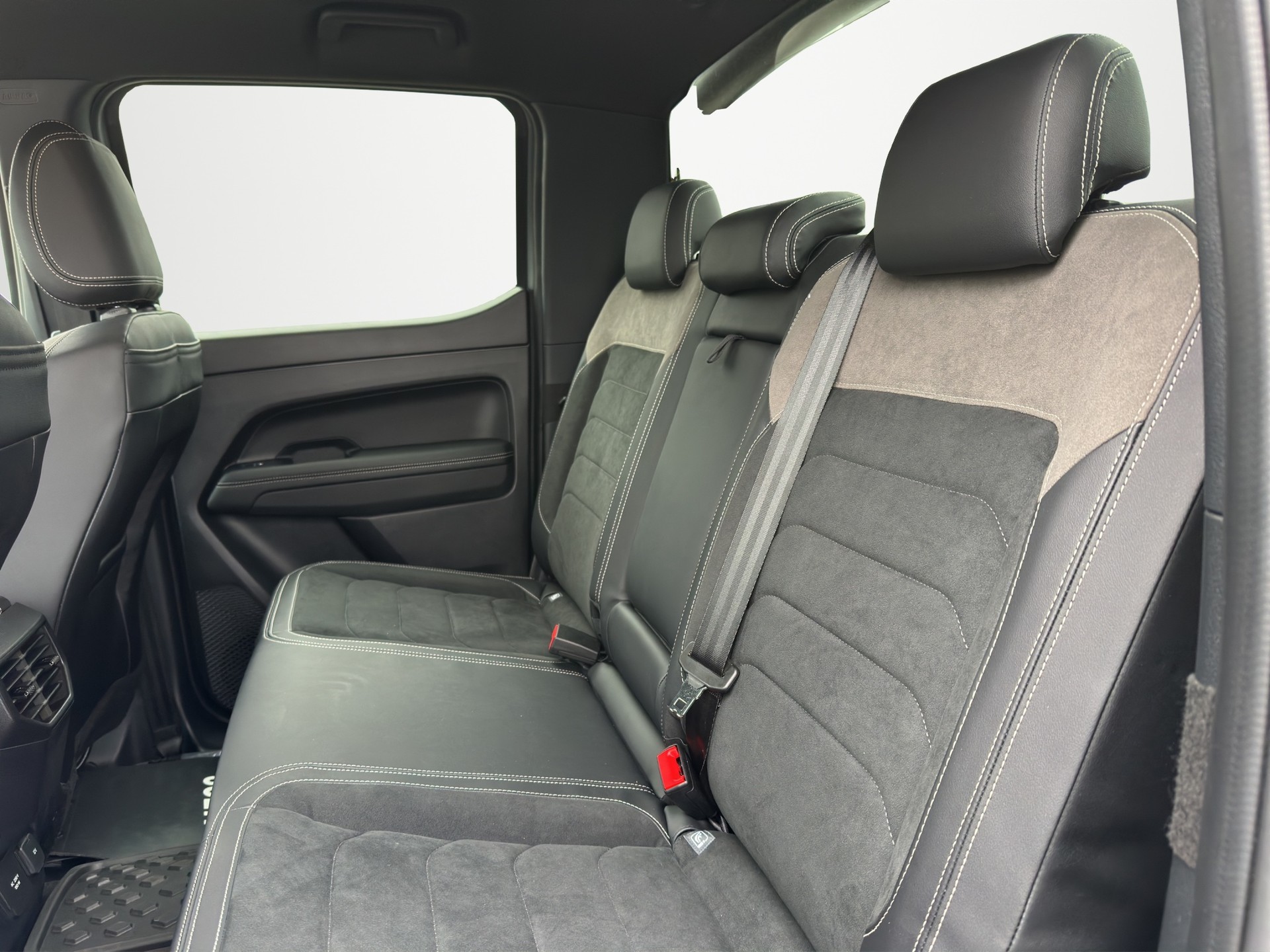 VW Amarok 3.0TDI Aventura Winter 1-image-9