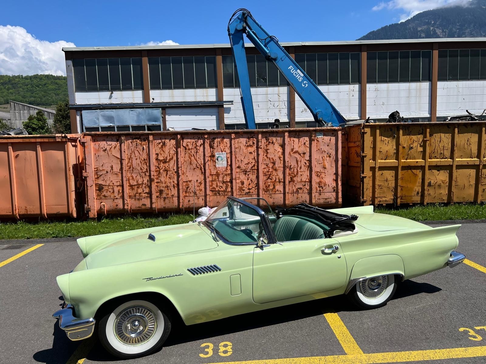 FORD Thunderbird-image-2