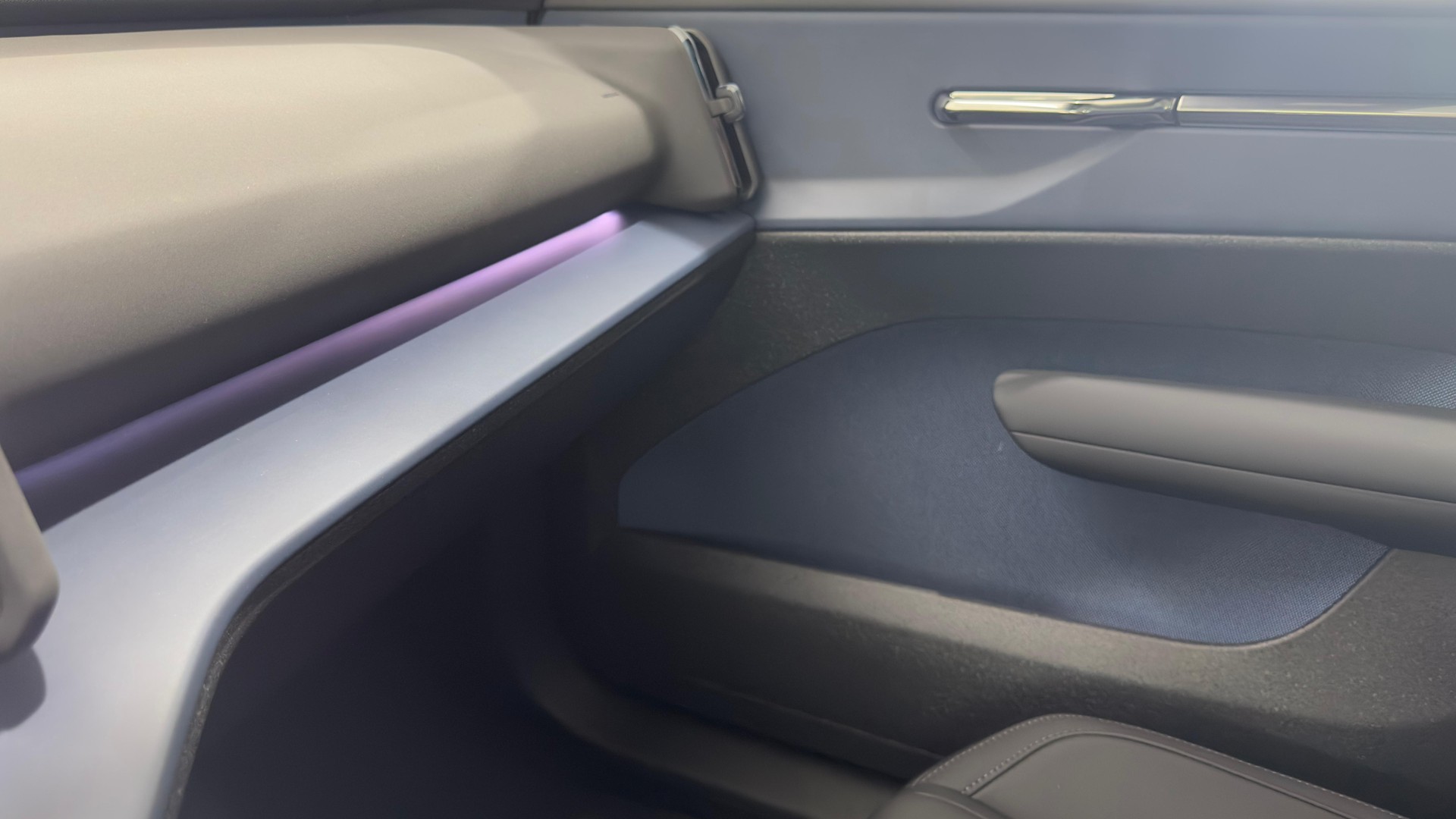 VOLVO EX 30 E60 Twin Plus Performance-image-11