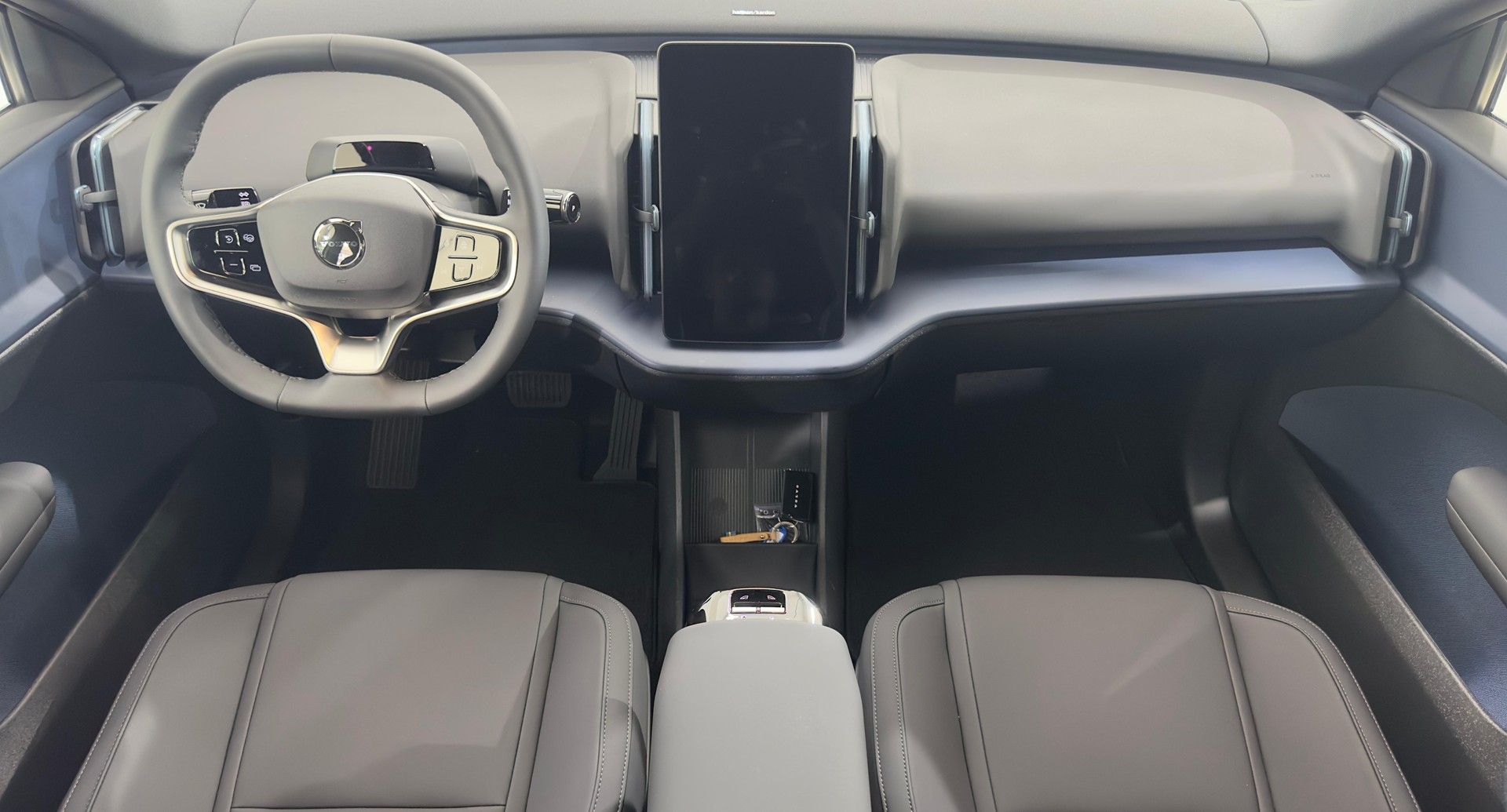 VOLVO EX 30 E60 Twin Plus Performance-image-4