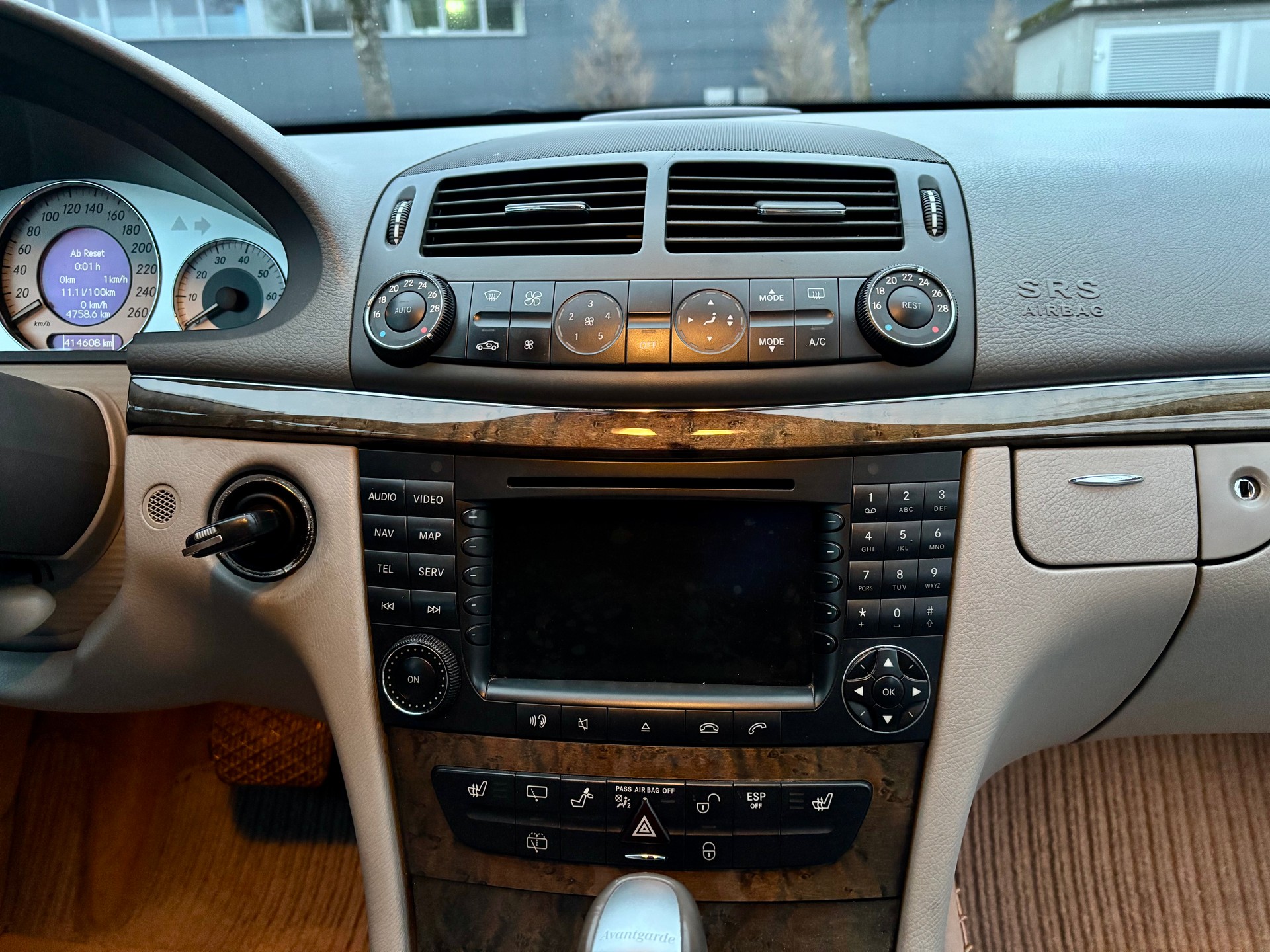 MERCEDES-BENZ E 280 Avantgarde-image-4